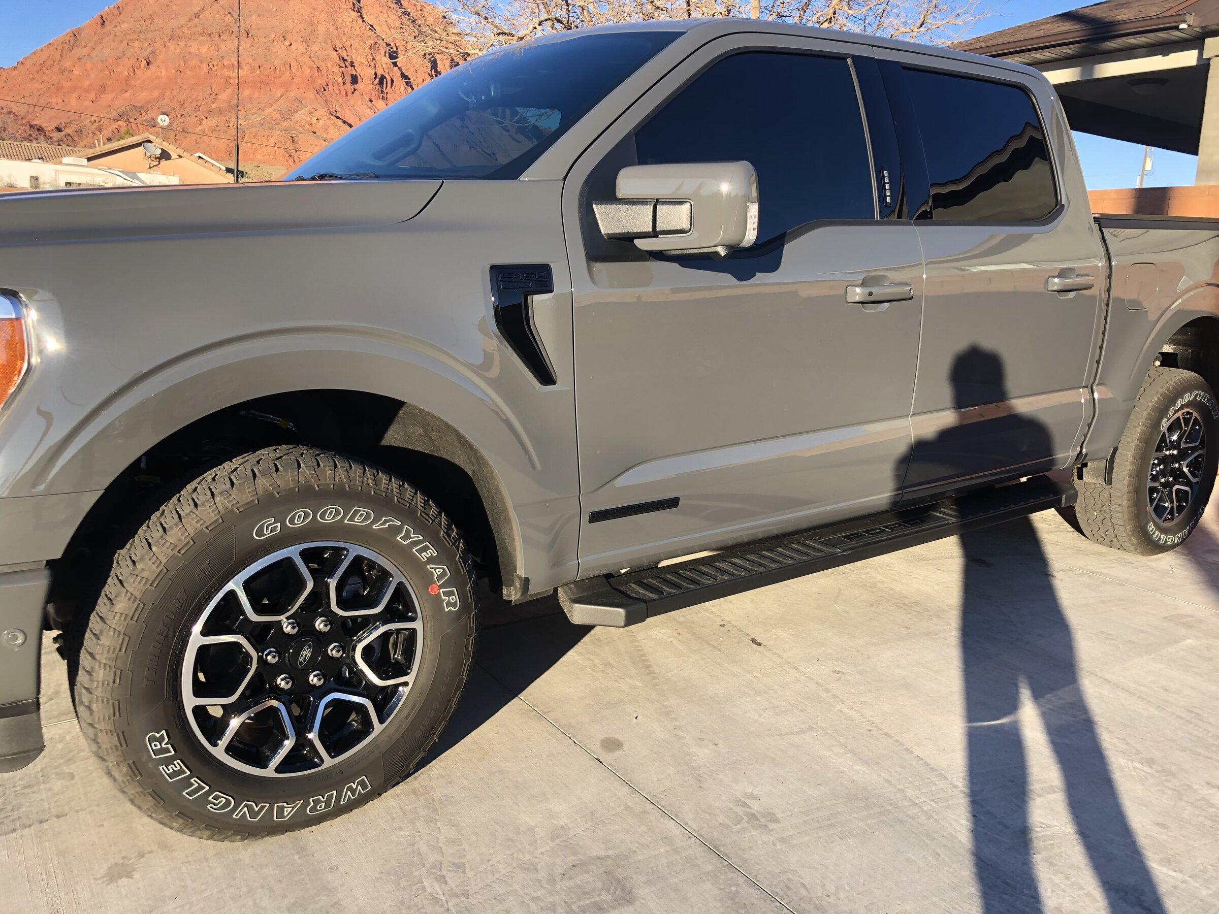 Ford F-150 Lightning 285/70R18 with +20 offset and no level D285A4F8-5B5D-45C1-A3C6-1CC4251FC94D