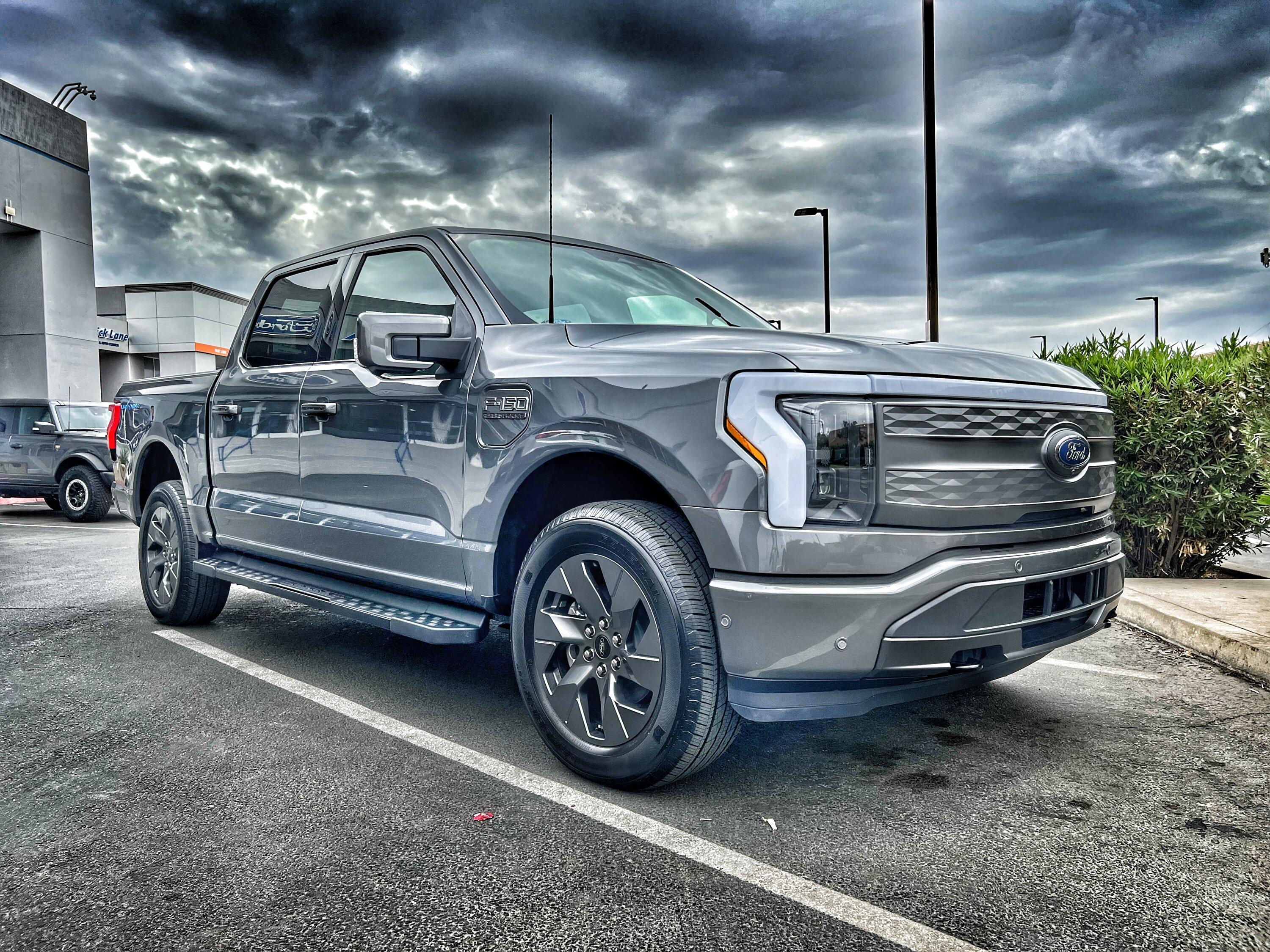 Ford F-150 Lightning CARBONIZED GRAY F-150 Lightning Photos & Club E659BF5B-EA93-4340-9CDC-8B13B0034935