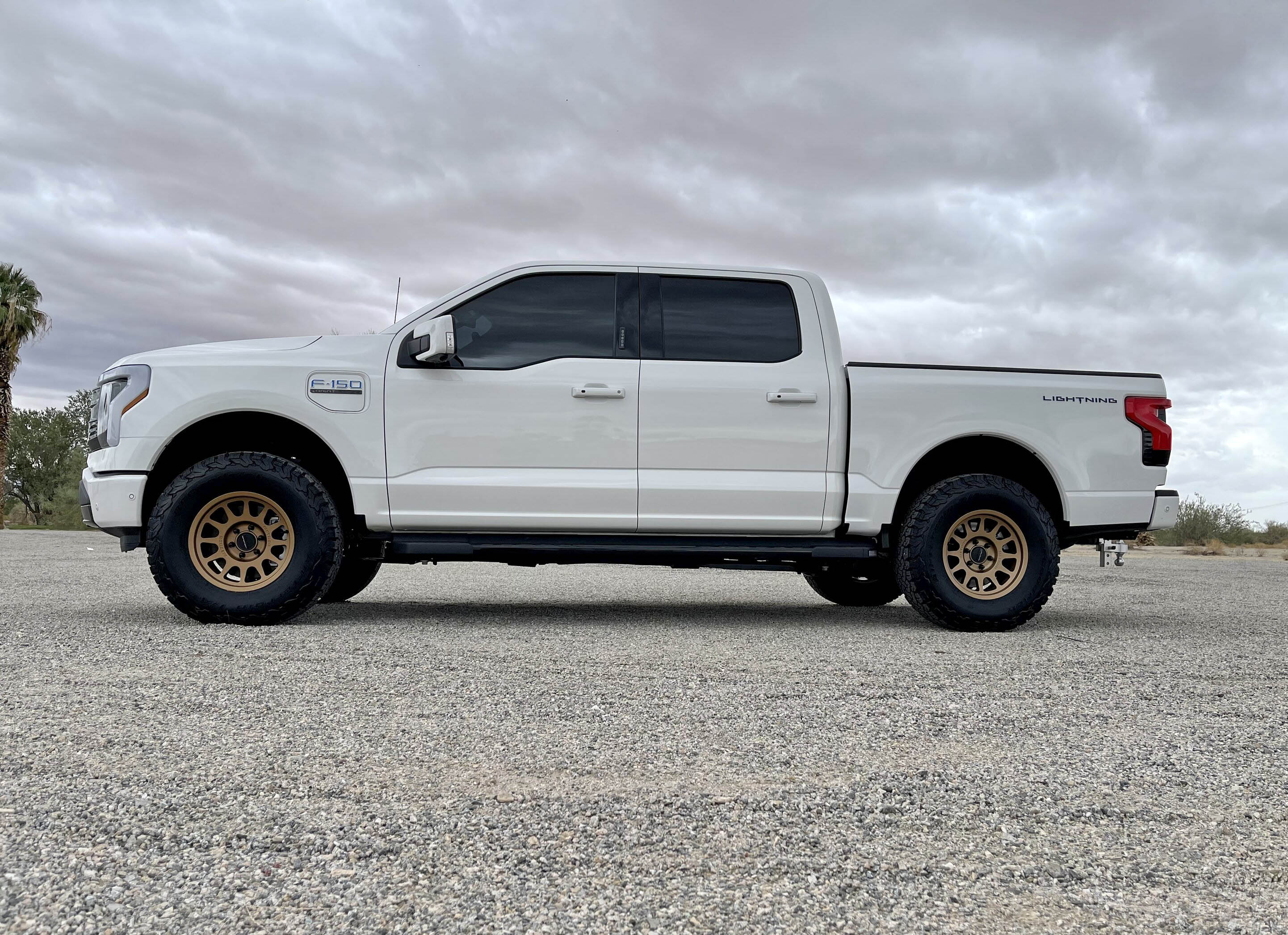 Ford F-150 Lightning Transformation is complete! 17" Method wheels installed + Stage3Motorsports leveling kit on Star White Lightning E7FADD8B-7E42-4184-902C-1ECA30482AAA