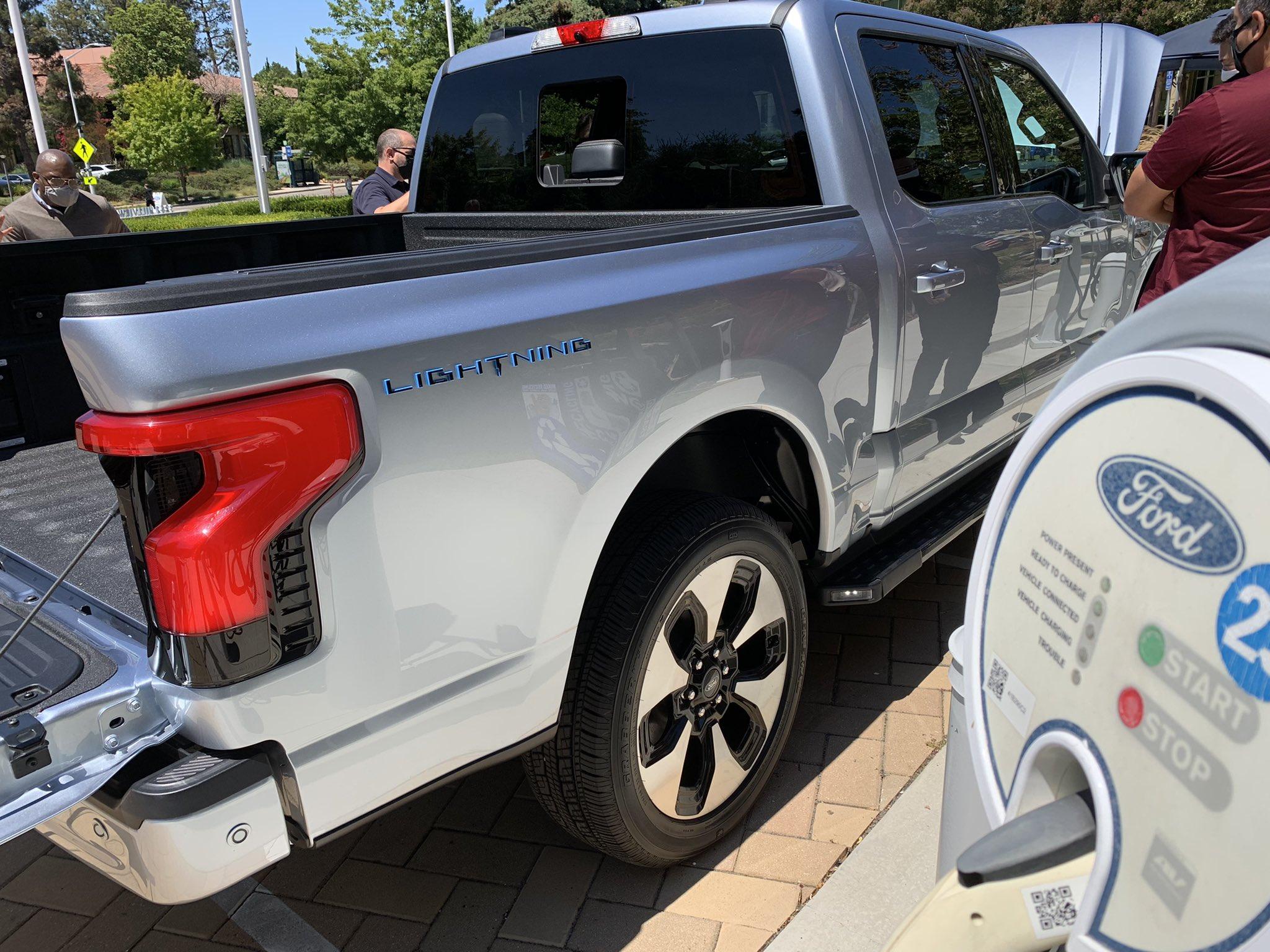 Ford F-150 Lightning ICED BLUE SILVER F-150 Lightning Photos & Club E8DcqJeVUAAXfWn