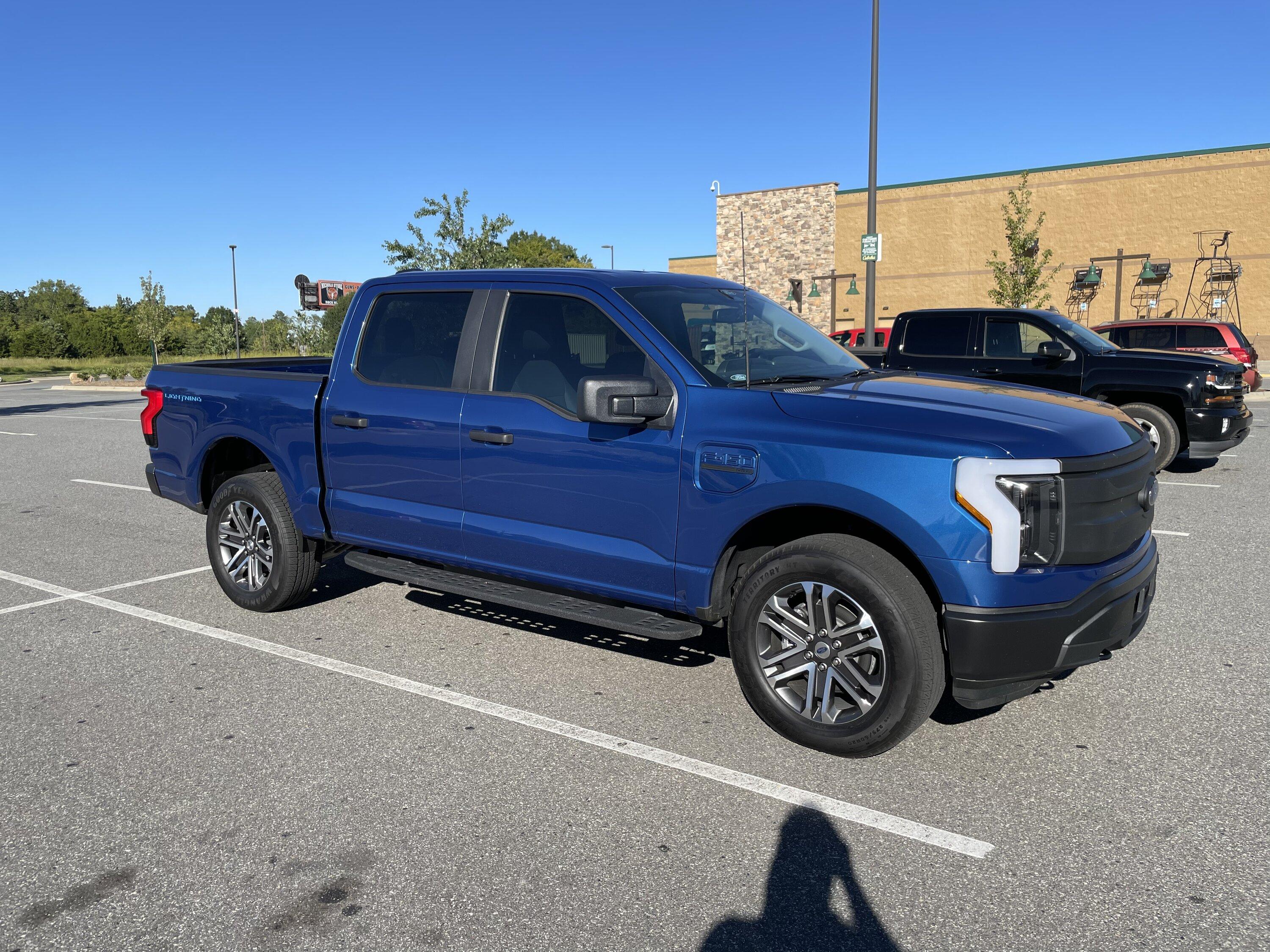 Ford F-150 Lightning ✅ 7/11/22 Lightning Build Week Group EBECA4D1-8539-499D-B0F5-25EC9D6E81CF