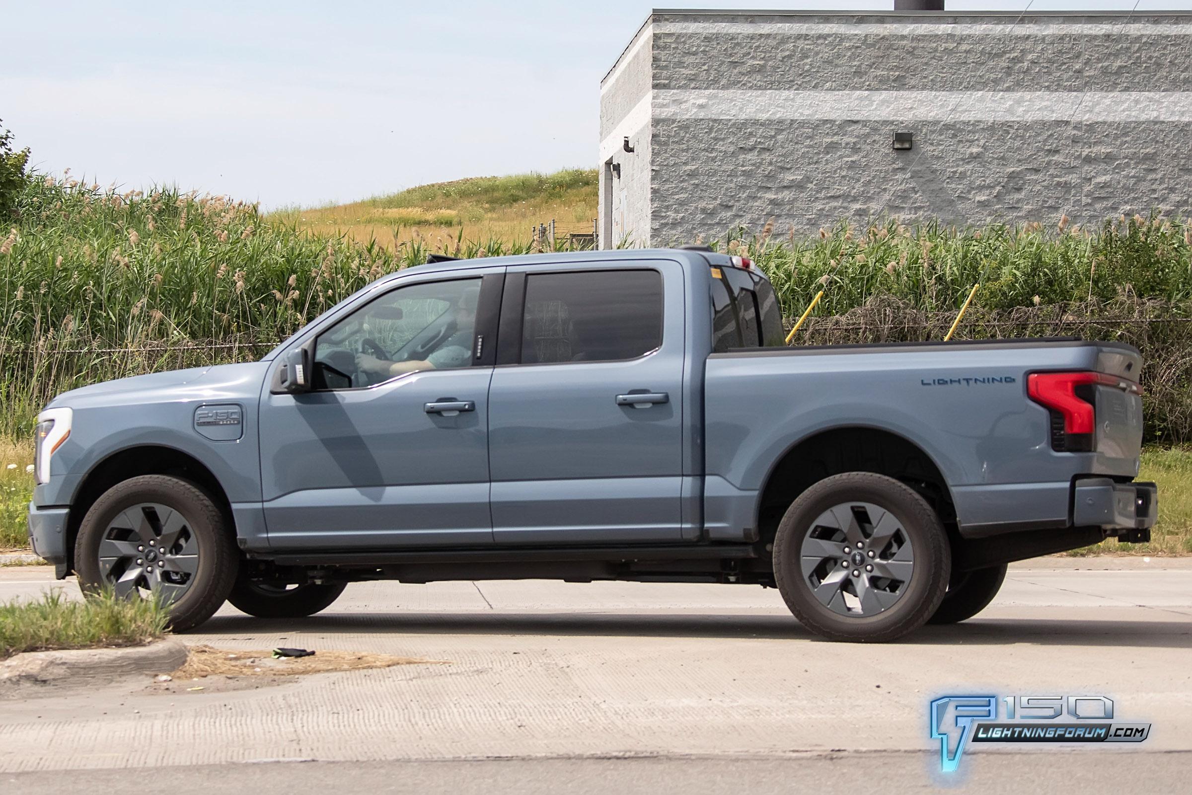 Ford F-150 Lightning Area 51 Color Spotted! Likely For 2023 F-150 Lightning F-150LightningLariat.Ar51.g1.KGP