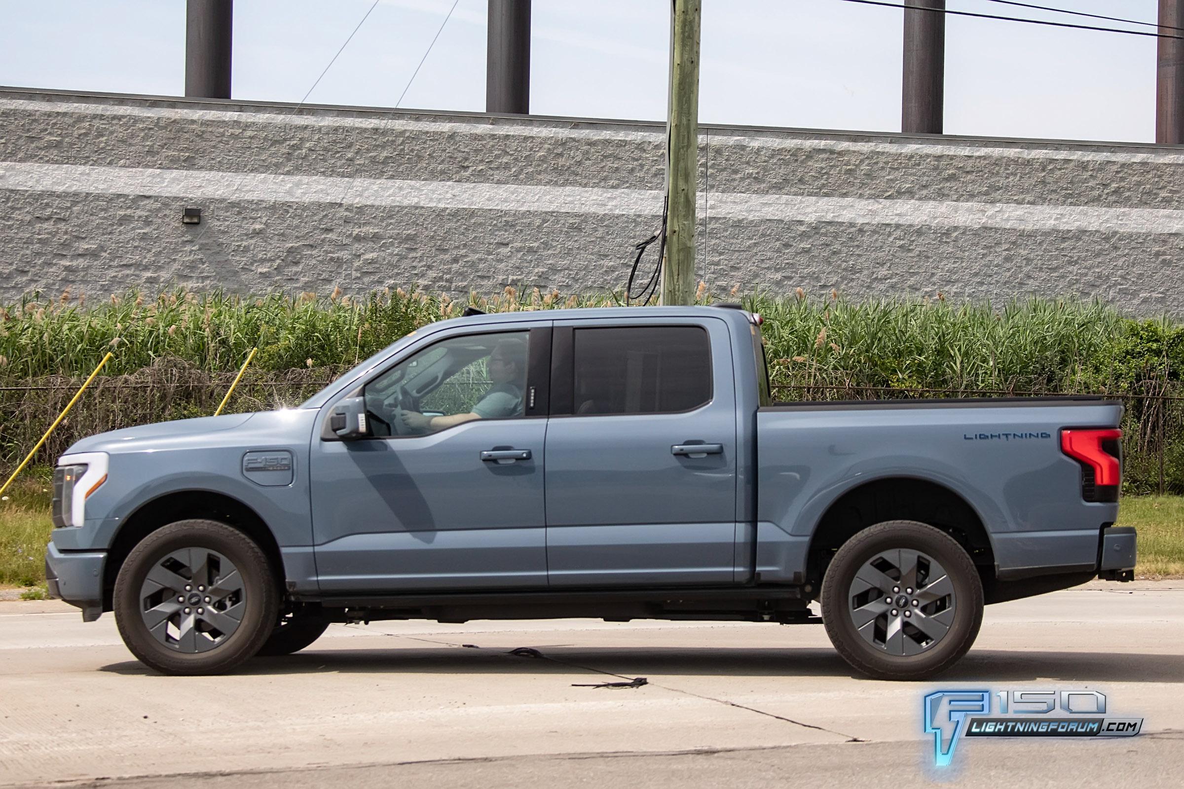 Ford F-150 Lightning Area 51 Color Spotted! Likely For 2023 F-150 Lightning F-150LightningLariat.Ar51.g2.KGP