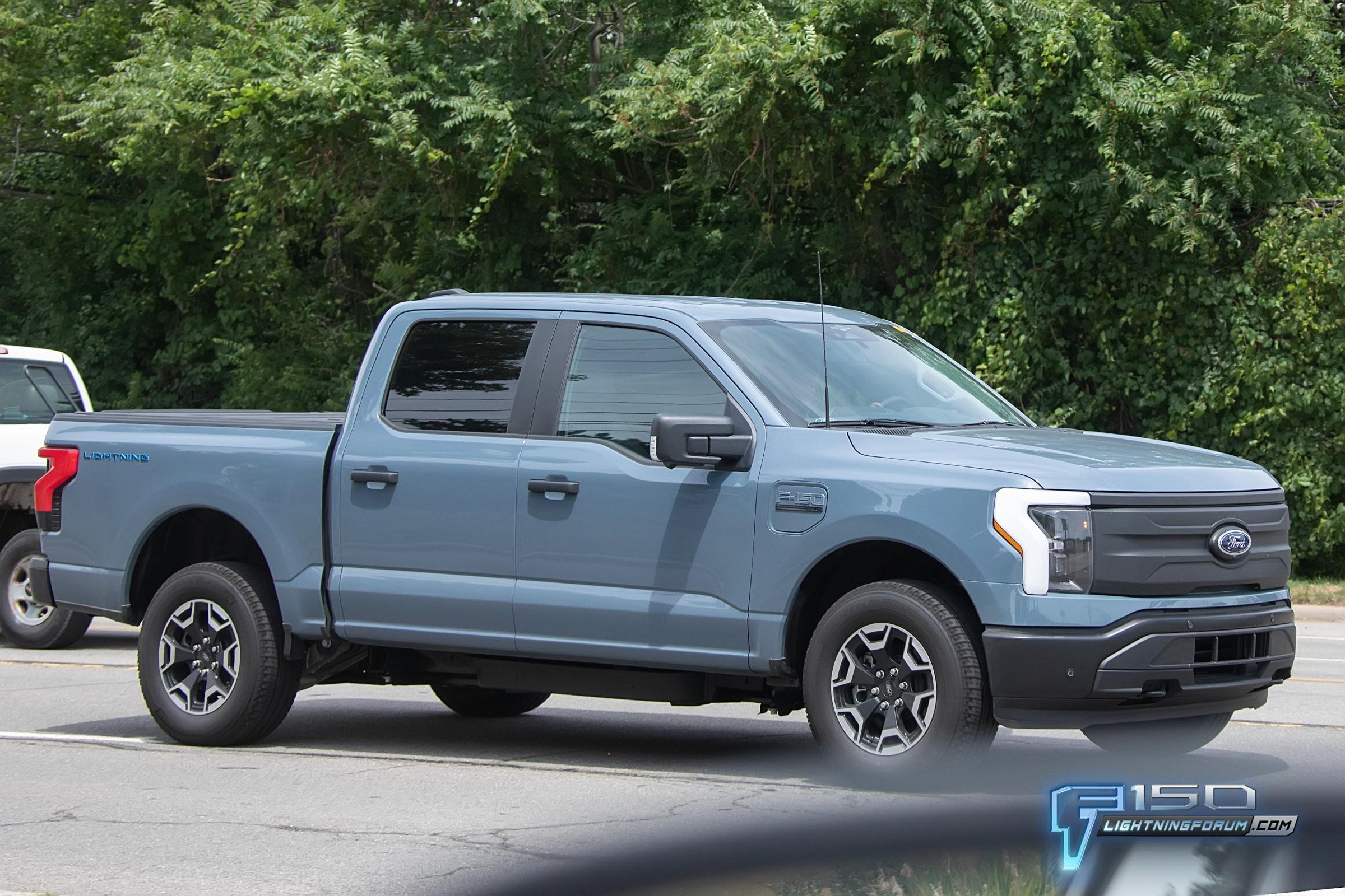 Ford F-150 Lightning Area 51 Color Spotted! Likely For 2023 F-150 Lightning F-150LightningPro.Ar51.g03.KGP