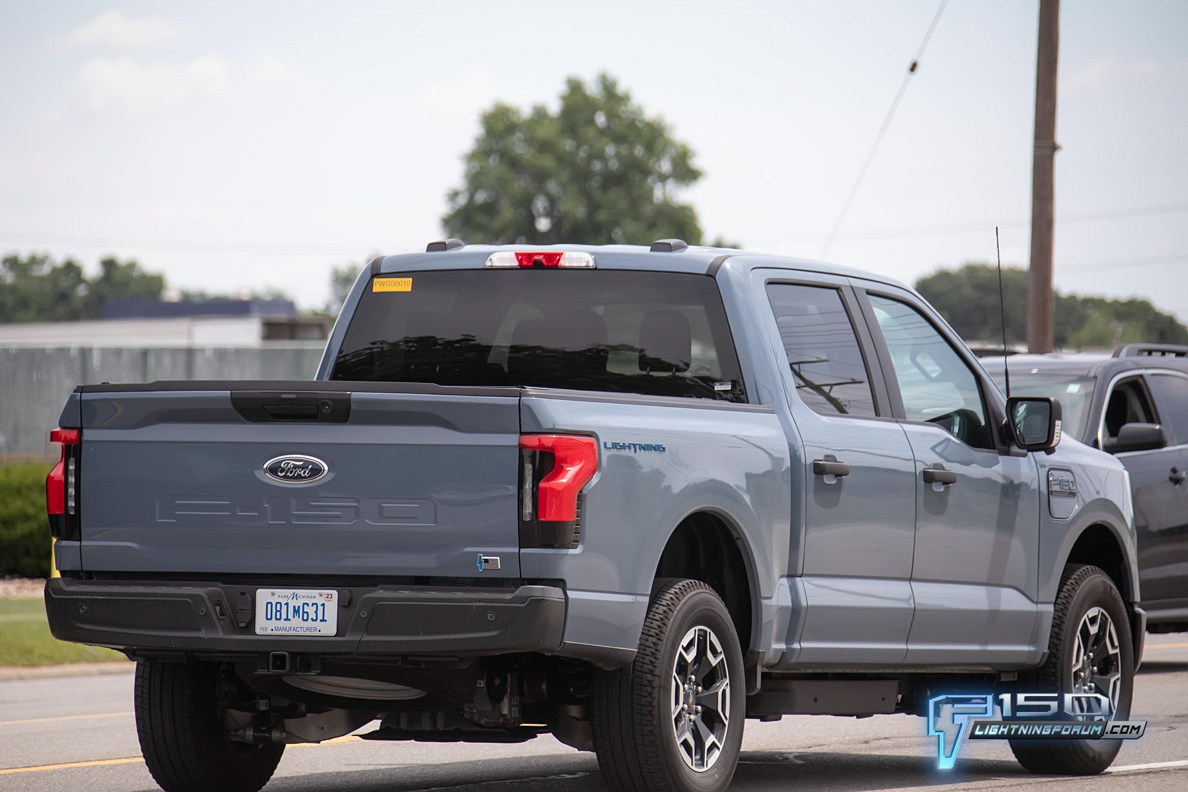 Ford F-150 Lightning Area 51 Color Spotted! Likely For 2023 F-150 Lightning F-150LightningPro.Ar51.g05.KGP