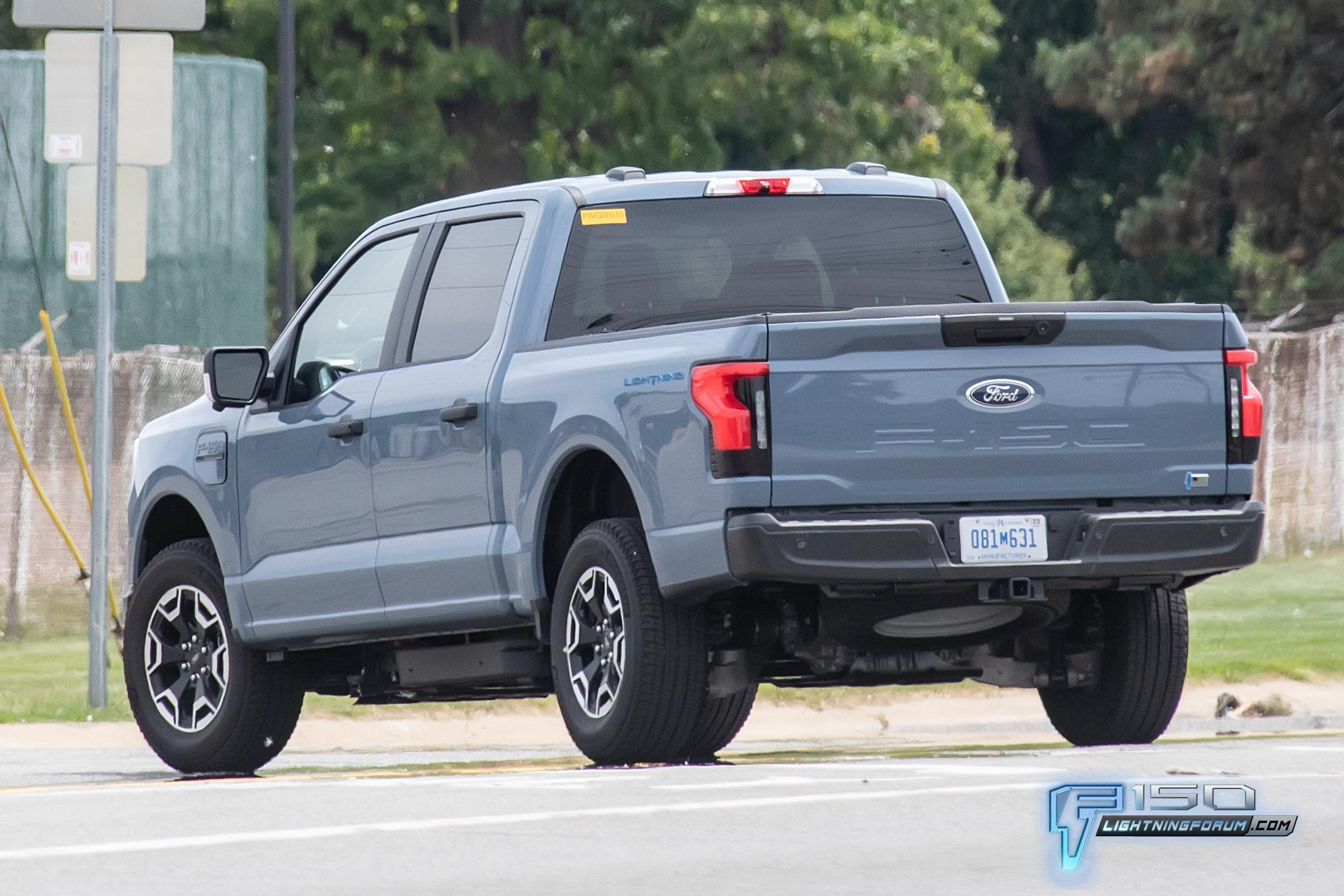 Ford F-150 Lightning Area 51 Color Spotted! Likely For 2023 F-150 Lightning F-150LightningPro.Ar51.g06.KGP