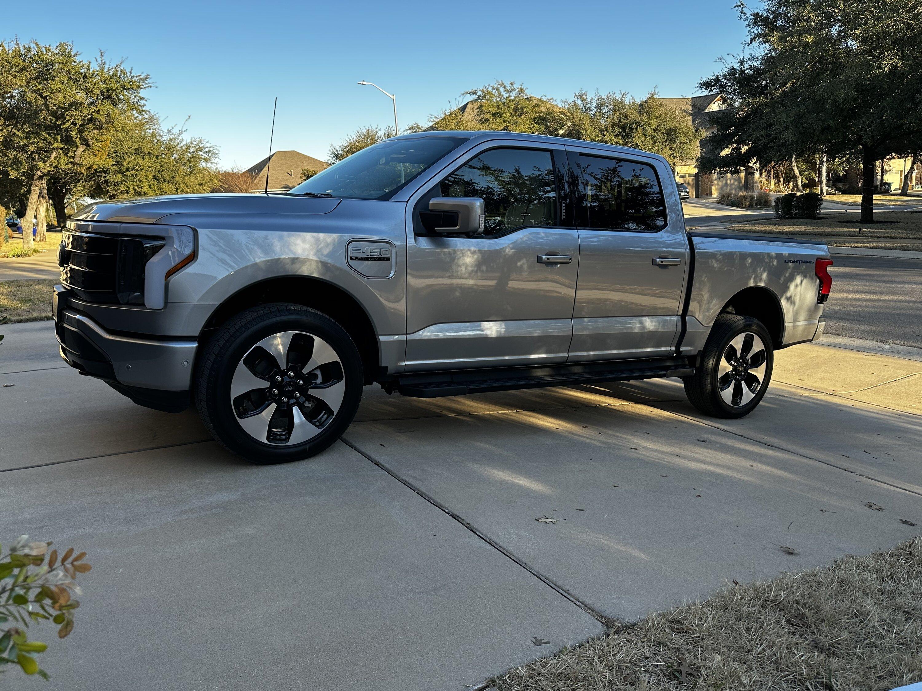 Ford F-150 Lightning ✅ 12/05 Lightning Build Week Group (MY2023) F04B3FA8-F83E-4FE2-83E3-5D604BBFE1F3