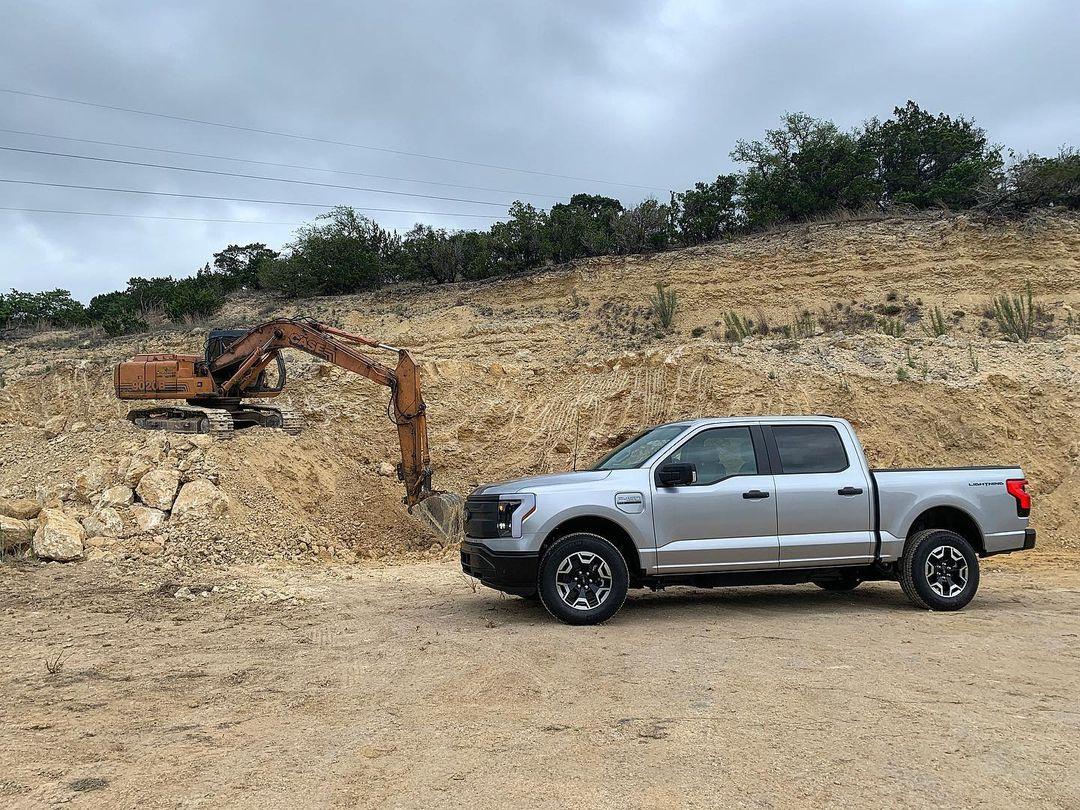 Ford F-150 Lightning ICONIC SILVER F-150 Lightning Photos & Club F150 Lightning Iconic Silver