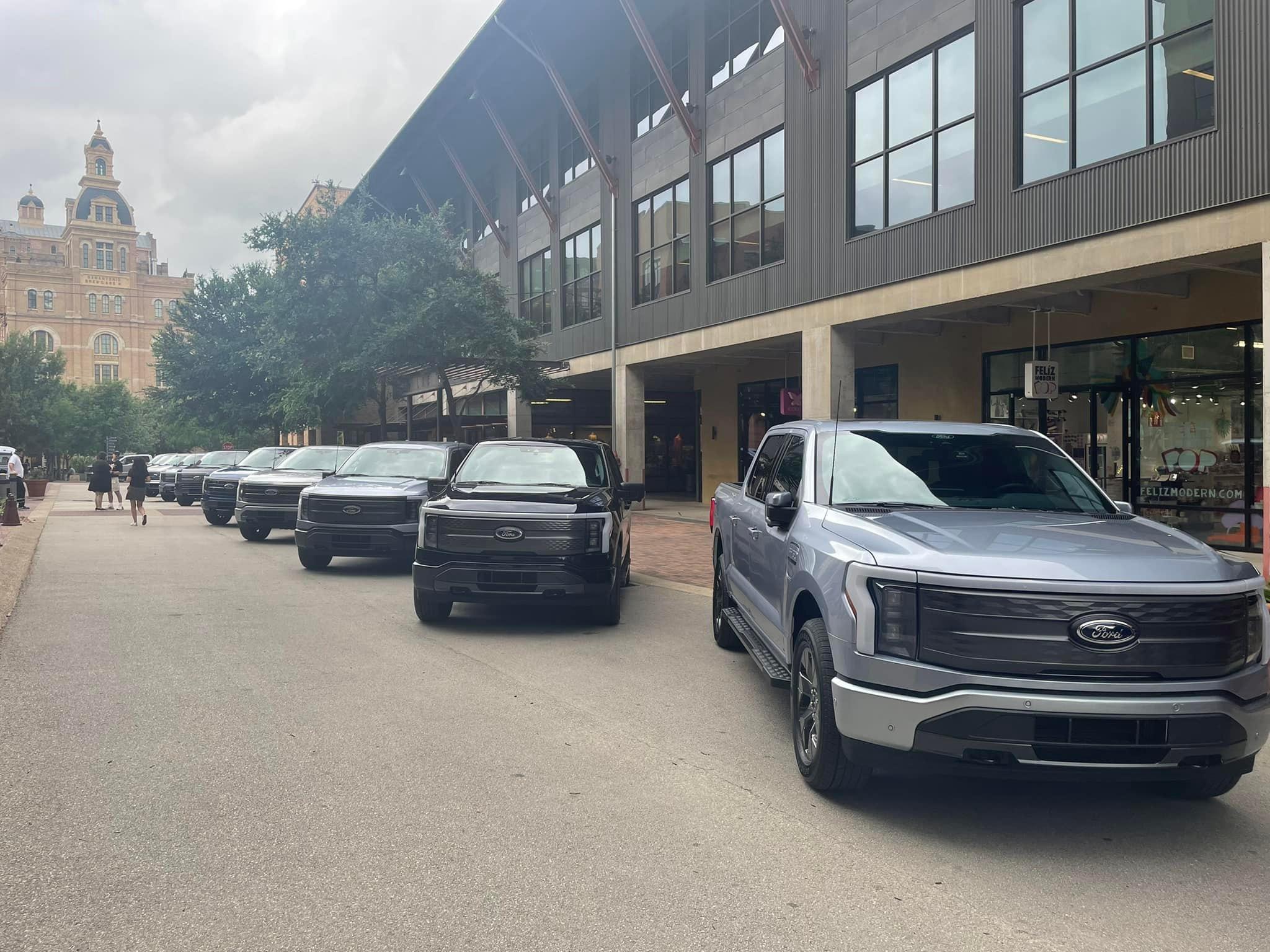 Ford F-150 Lightning Iced Blue Silver vs Iconic Silver F-150 Lightning Side-by-Side Comparison Photos F150 Lightning Iconic Silver vs Iced Blue Silver comparison vs side by side 2