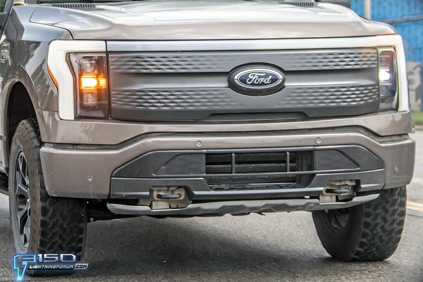 Ford F-150 Lightning F-150 Lightning (Tremor-Spec'd) Off-Road Mule Caught Testing f150-lightning-offroad-mule-testing-9