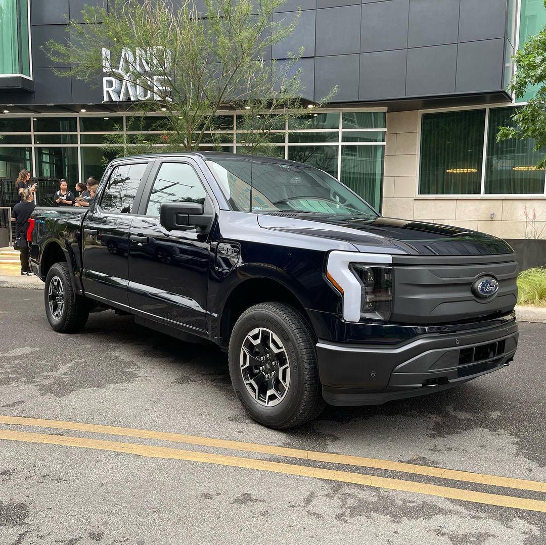 Ford F-150 Lightning ANTIMATTER BLUE F-150 Lightning Photos & Club F150 Lightning Pro Antimatter Blue Exterior and Interior 4