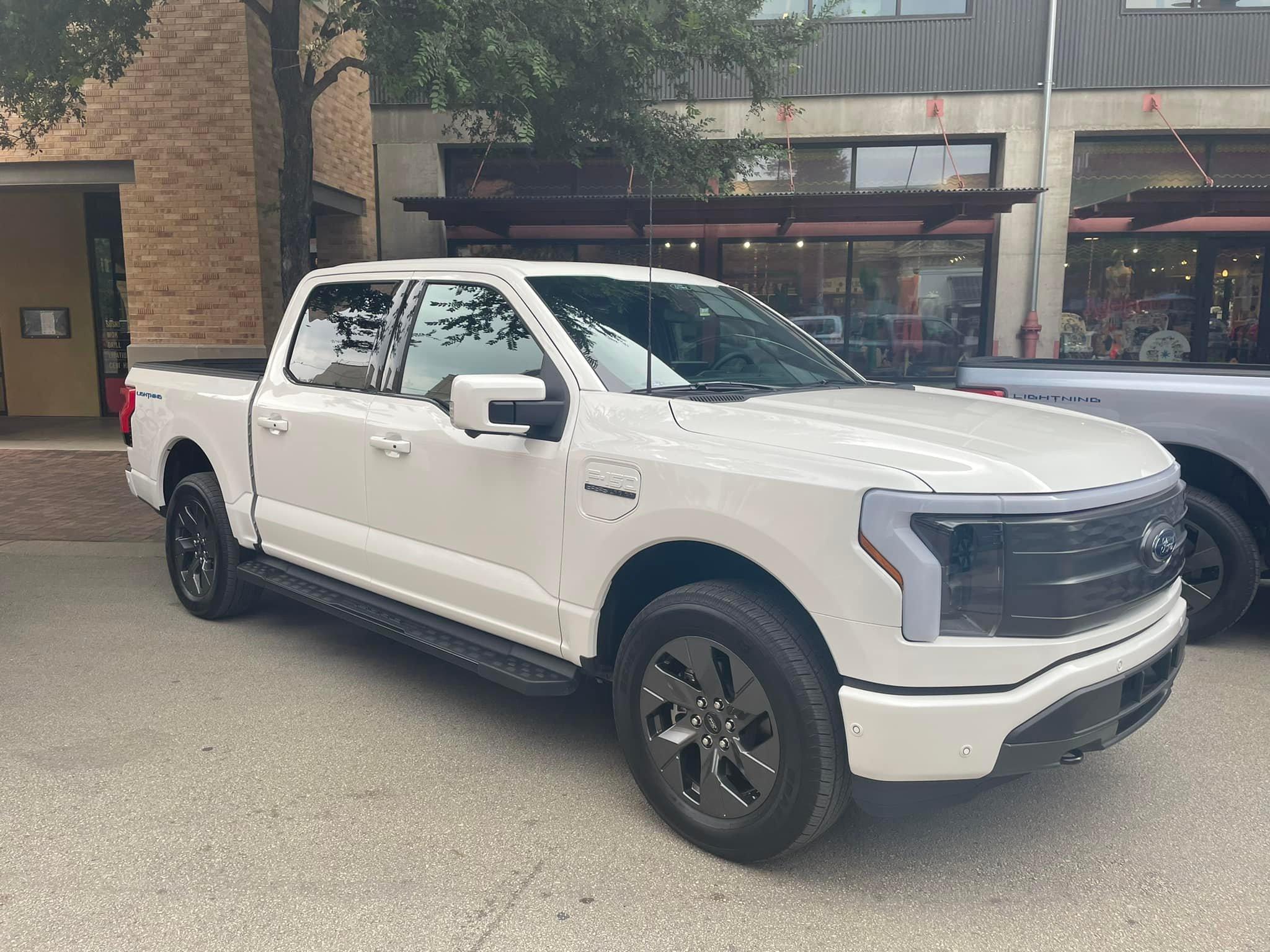 Ford F-150 Lightning STAR WHITE F-150 Lightning Photos & Club F150 Lightning Star White Metallic photo