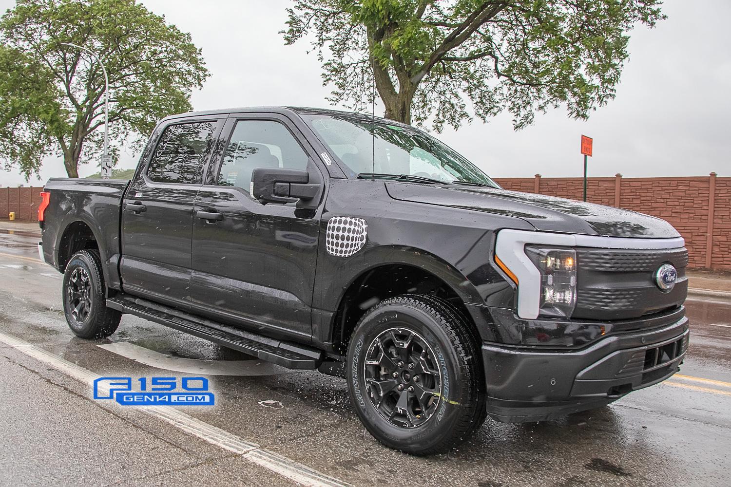 Ford F-150 Lightning F-150 Lightning XLT Caught Undisguised on Public Roads F150-Lightning-XLT-Spied-Undisguised-Testing-7