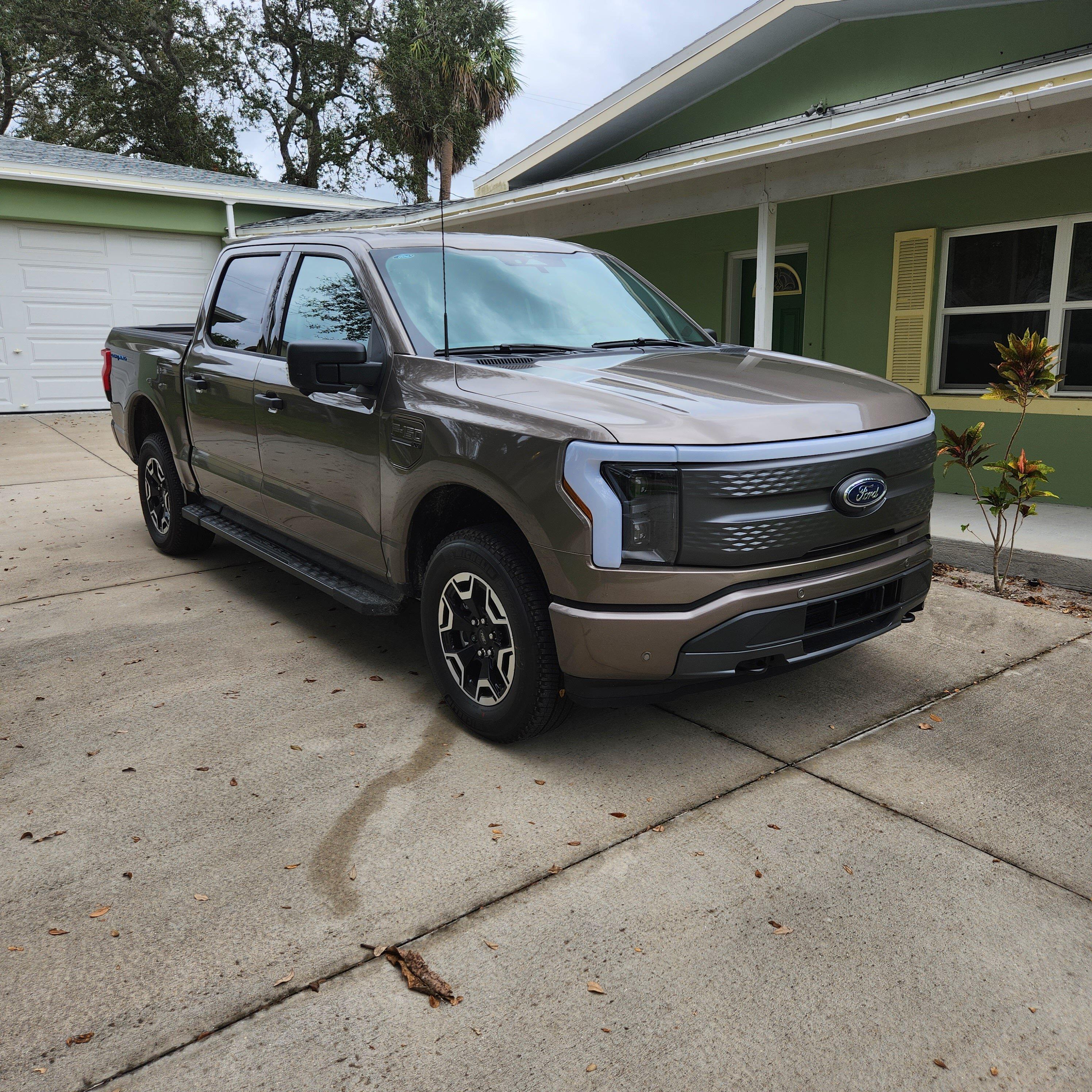 Ford F-150 Lightning ✅ 9/11/2023 Lightning Build Week Group (MY2023) F150L-SR-StoneGreyMetallic