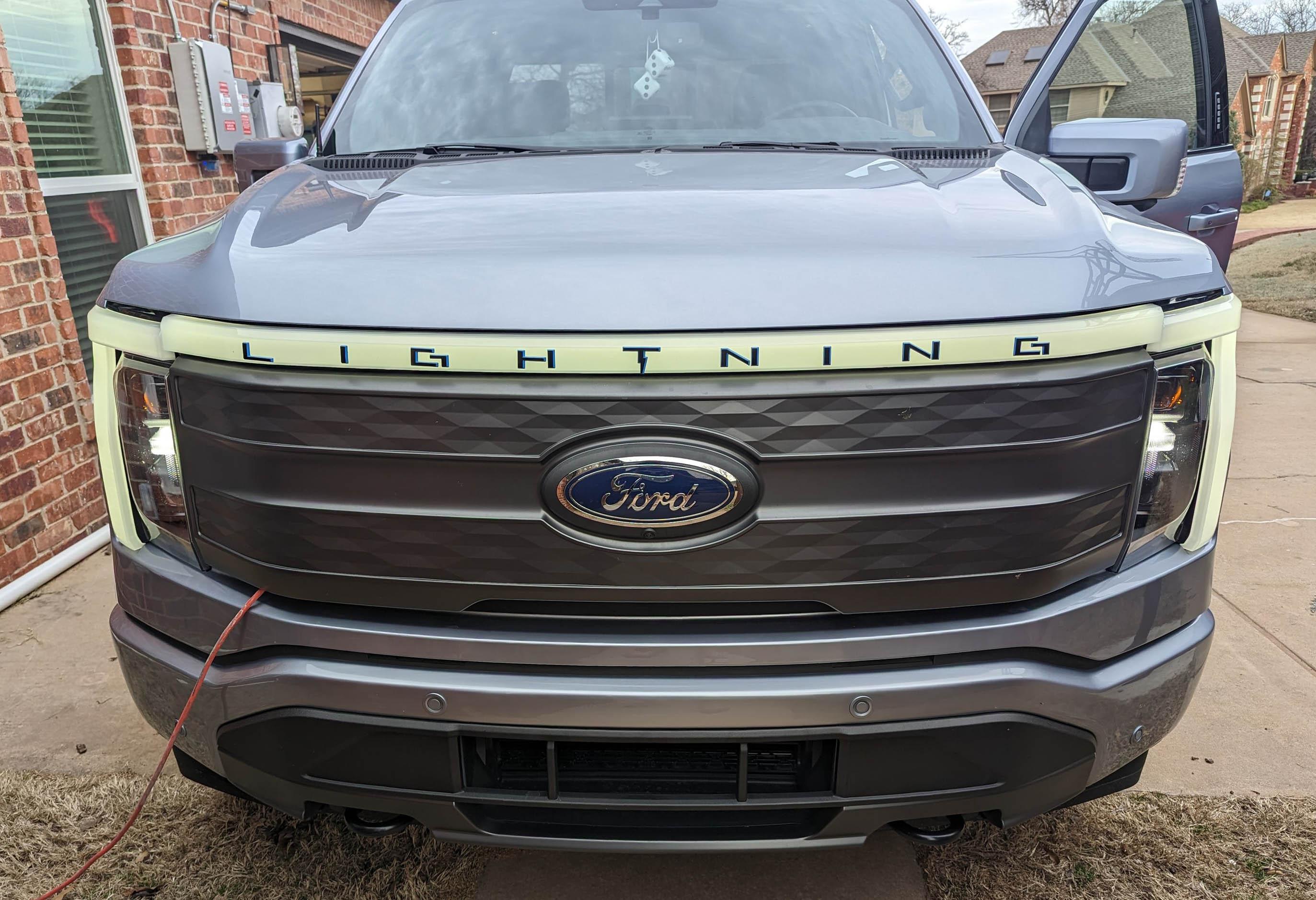 Ford F-150 Lightning A different take on the light bar -- Lightning letters f150lightningletters-lightbar-on