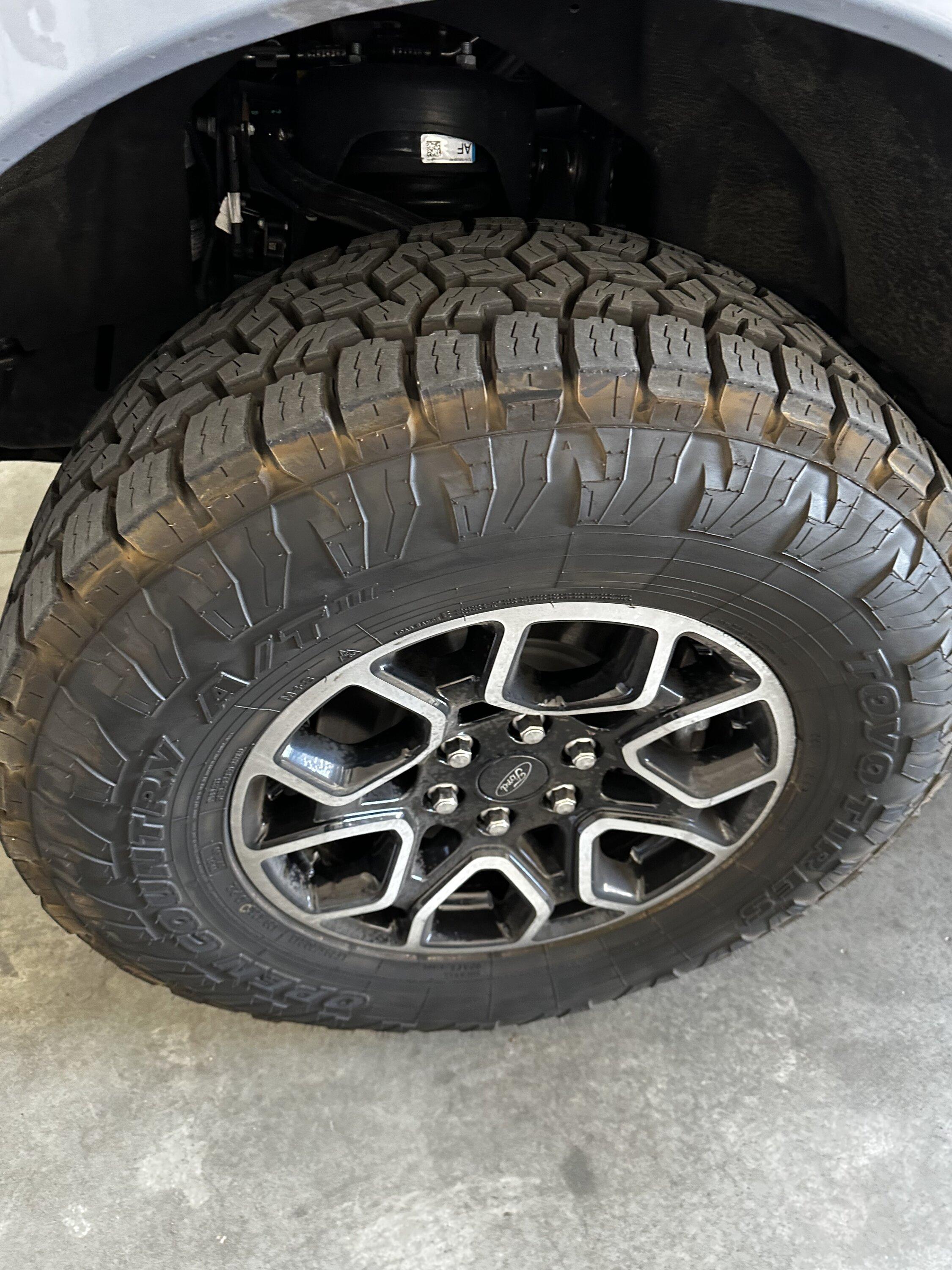 Ford F-150 Lightning Toyo Open Country AT3 295/70R18 F24F013C-1ABE-400F-9265-EBEAF0CCBE5C