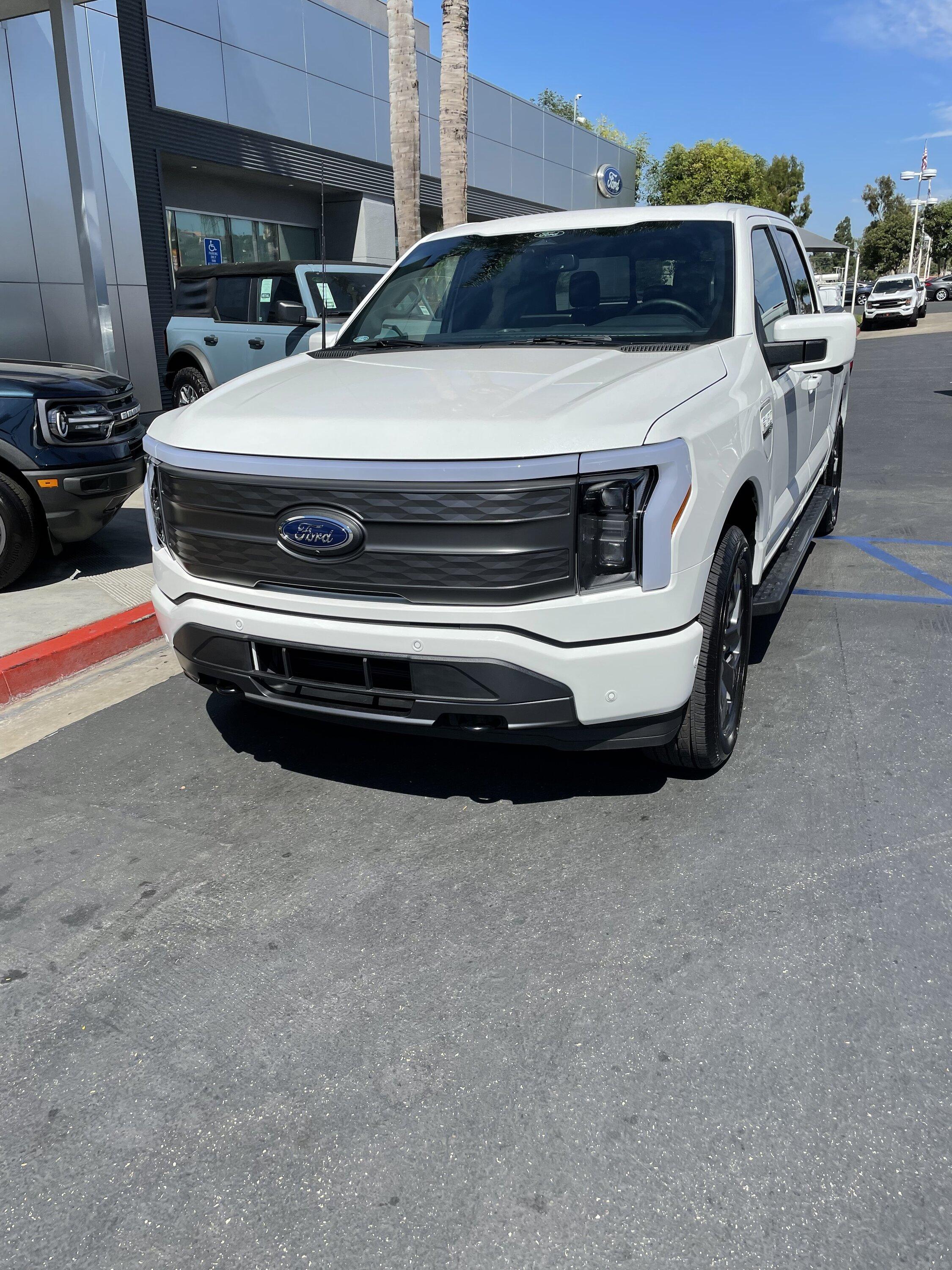 Ford F-150 Lightning ✅ 8/15/22 Lightning Build Week Group FE5255B1-4C82-436D-8538-9B7BD3161063