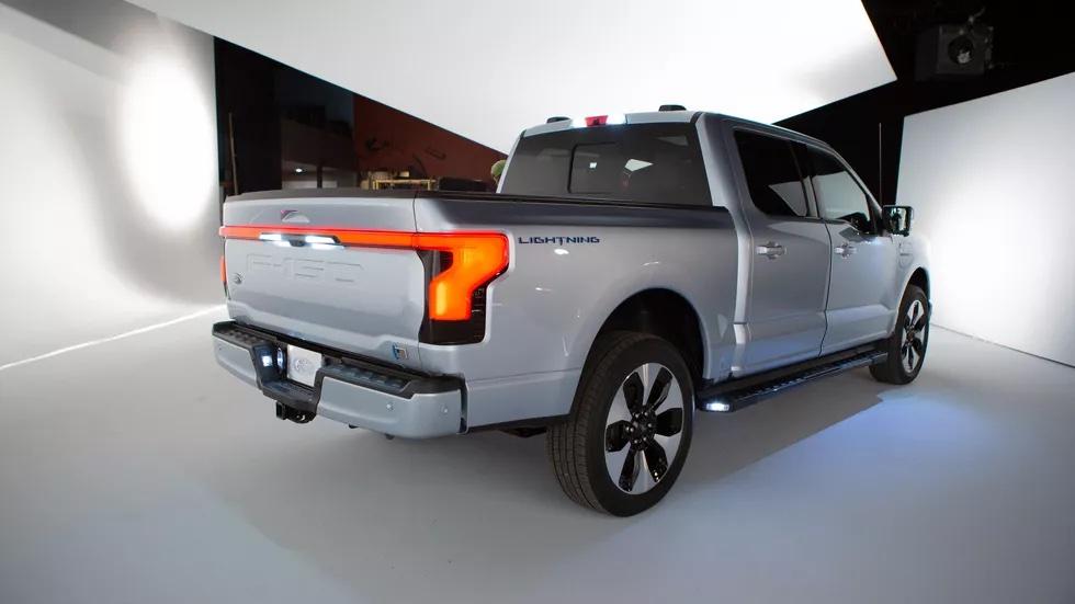 Ford F-150 Lightning ? Studio pics of the F-150 Lightning Electric Pickup ford-f150-lightning-2022-studio-47