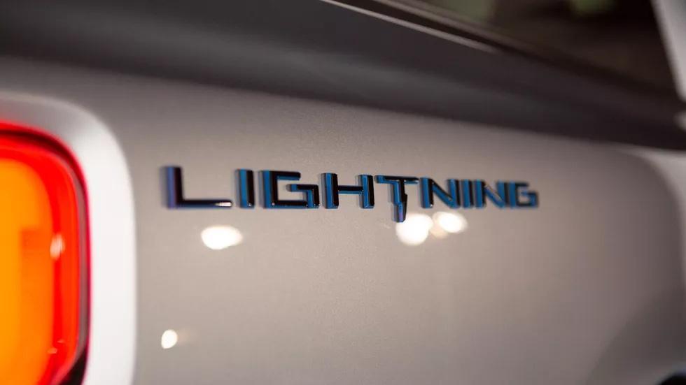 Ford F-150 Lightning ? Studio pics of the F-150 Lightning Electric Pickup ford-f150-lightning-2022-studio-51