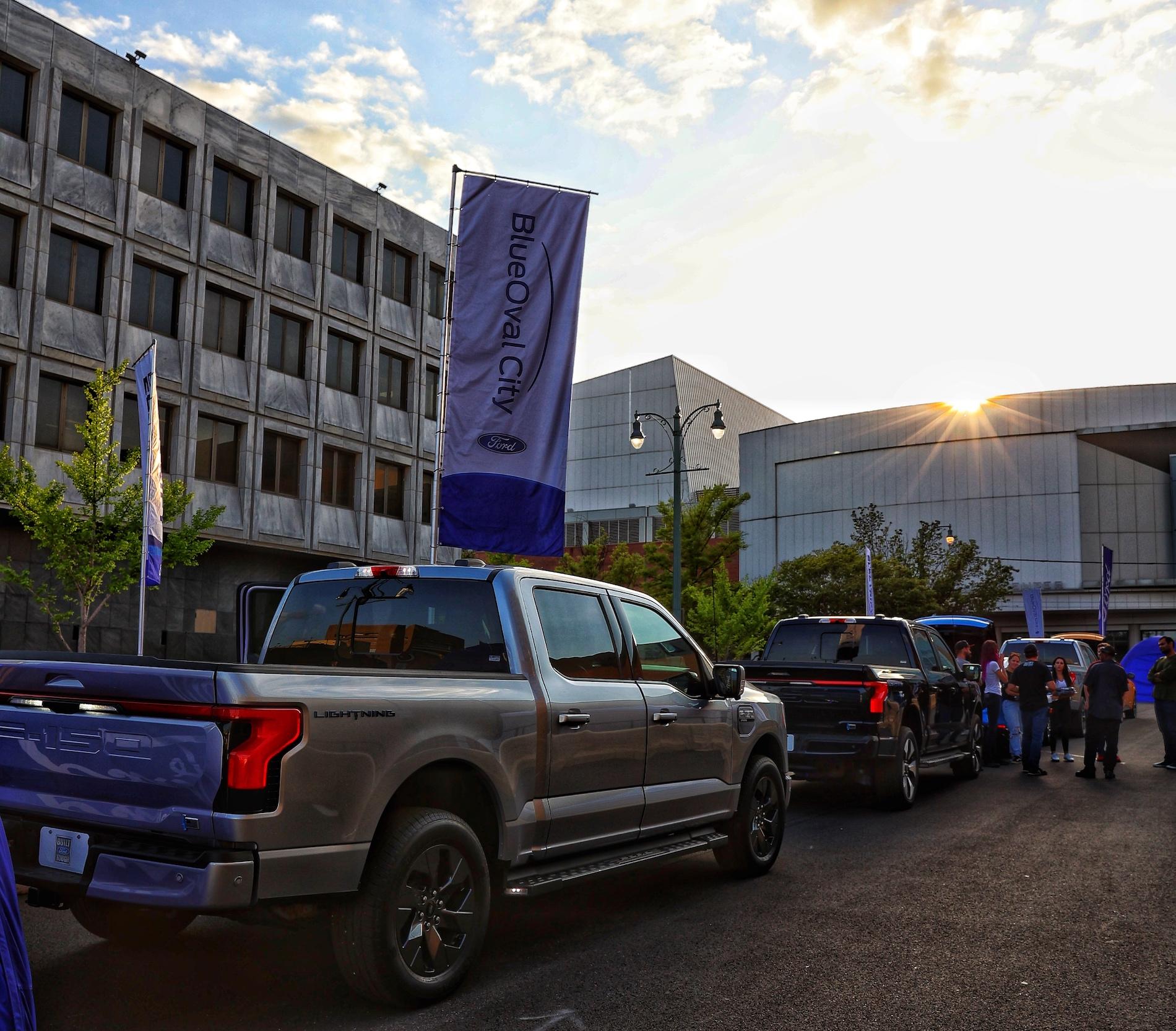 Ford F-150 Lightning Ford Lightning on display at Memphis Auto Show this weekend 4/22-24 FQ6p61QXoAMlGHW