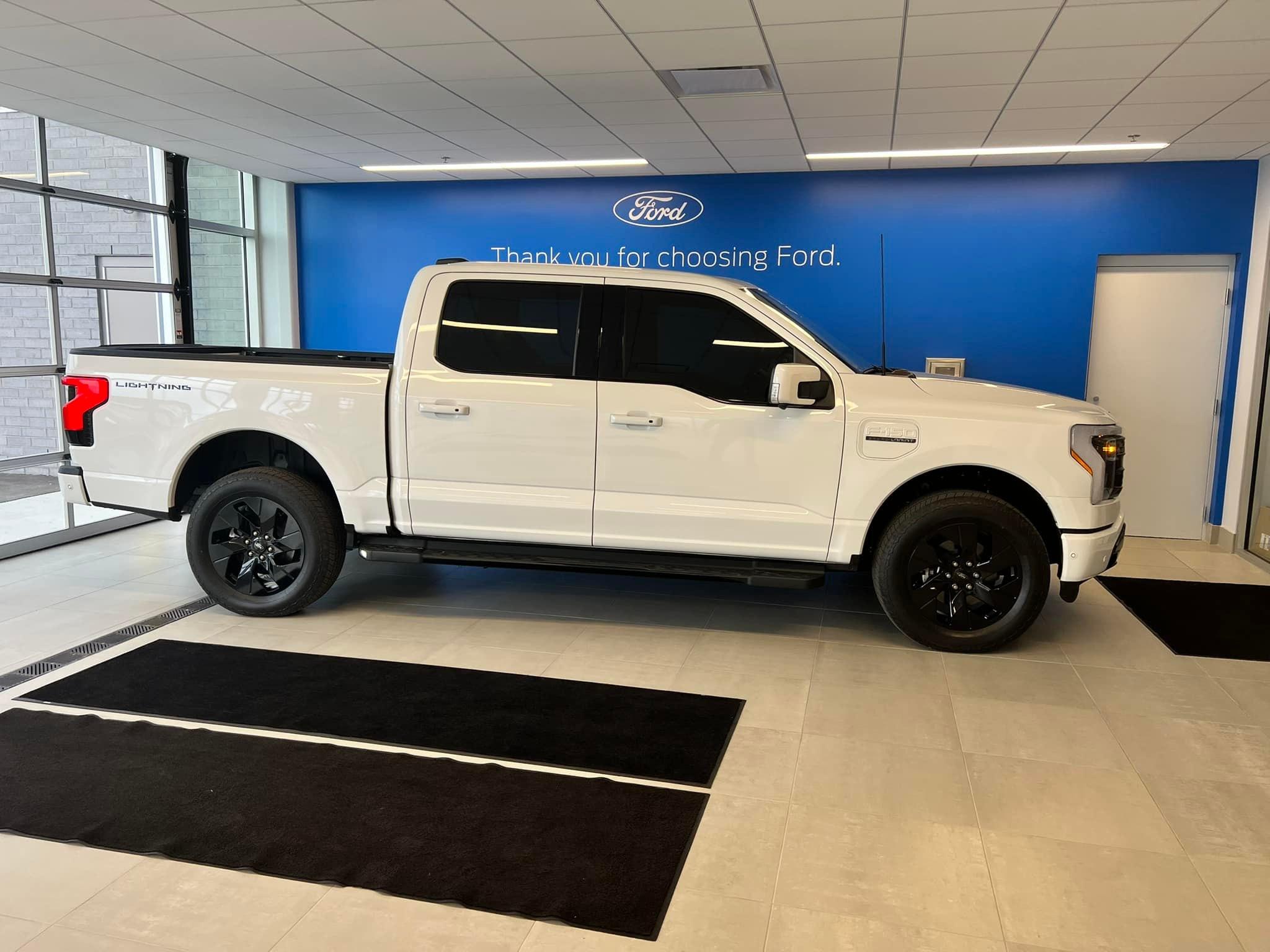 Ford F-150 Lightning STAR WHITE F-150 Lightning Photos & Club Gloss Black Wrap Grill on F-150 Lightning2