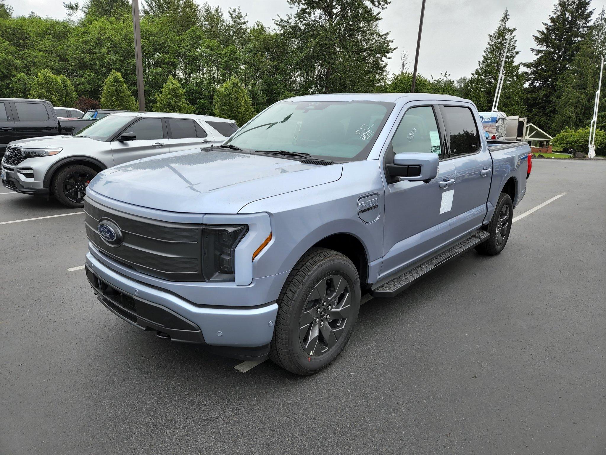 Ford F-150 Lightning ICED BLUE SILVER F-150 Lightning Photos & Club Iced Blue Metallic Ford Lightning f150