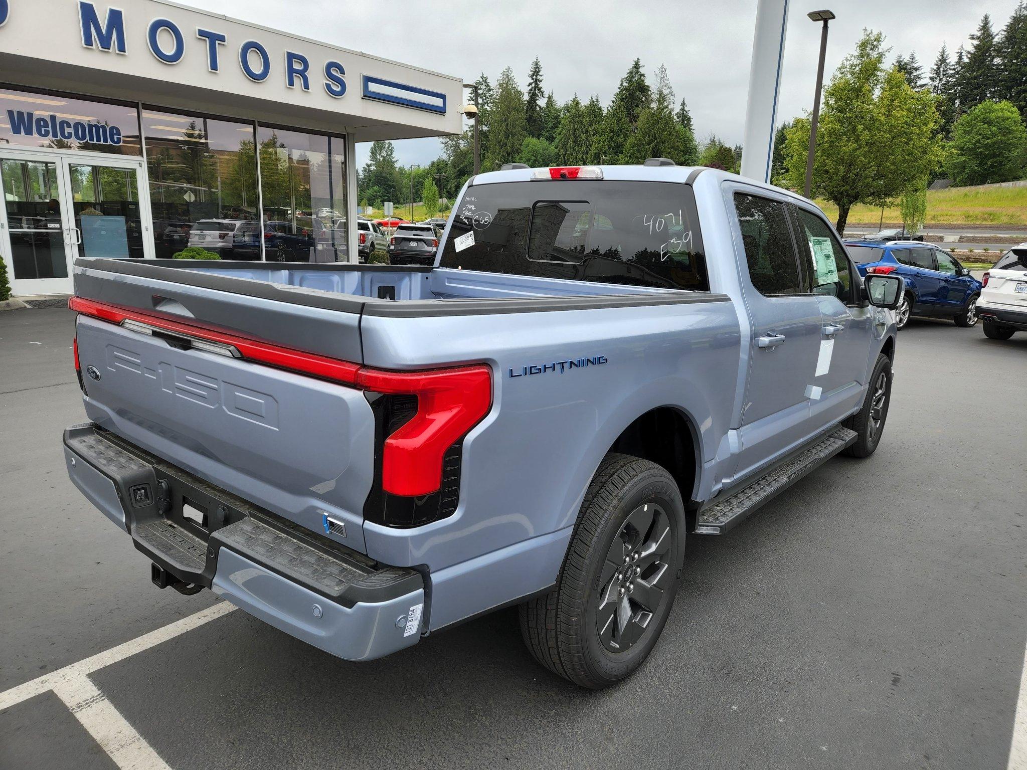 Ford F-150 Lightning ICED BLUE SILVER F-150 Lightning Photos & Club Iced Blue Metallic Ford Lightning f150a