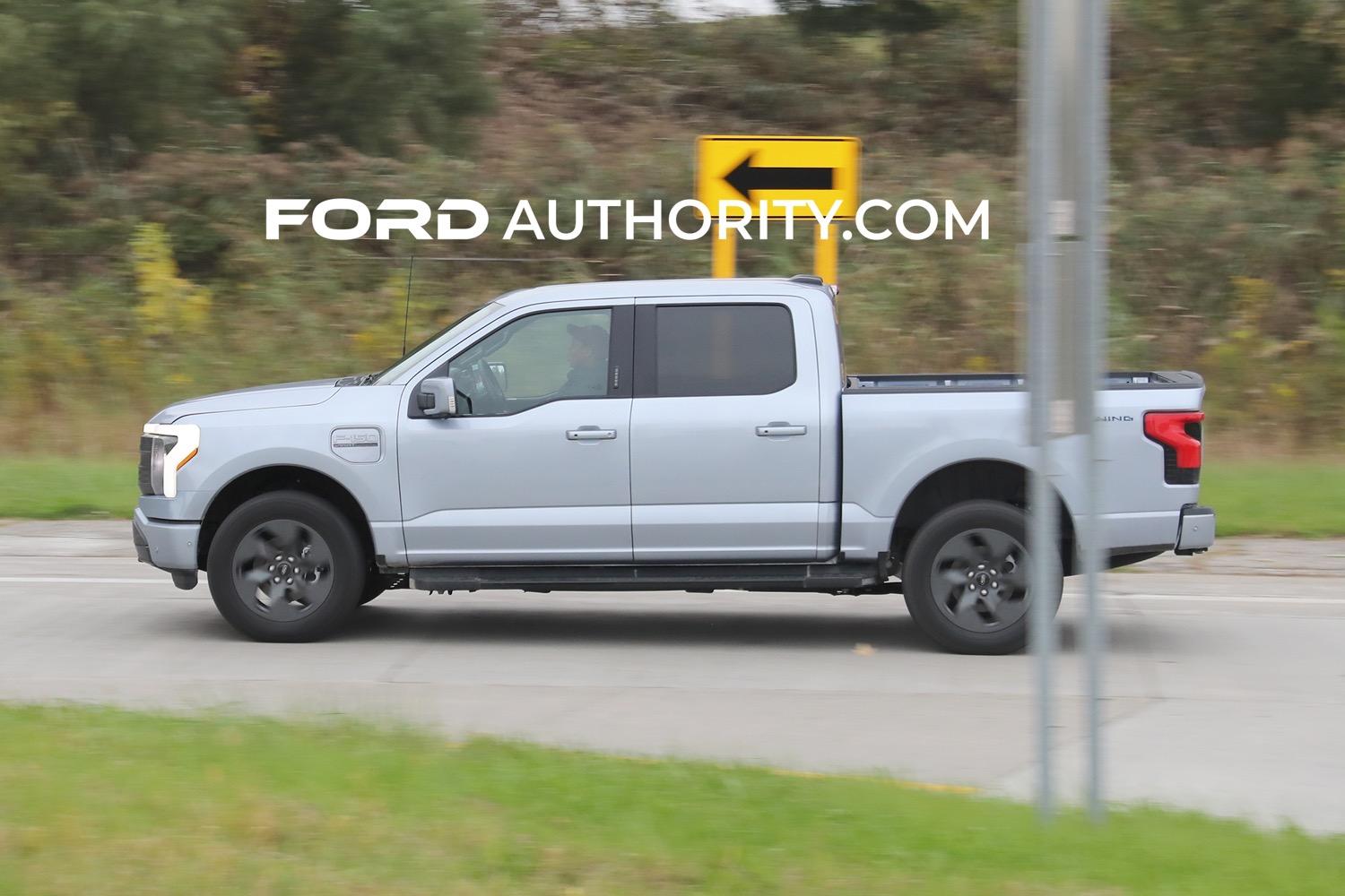 Ford F-150 Lightning ICED BLUE SILVER F-150 Lightning Photos & Club Iced Blue Silver 2022 F-150 Lightning Lariat 4