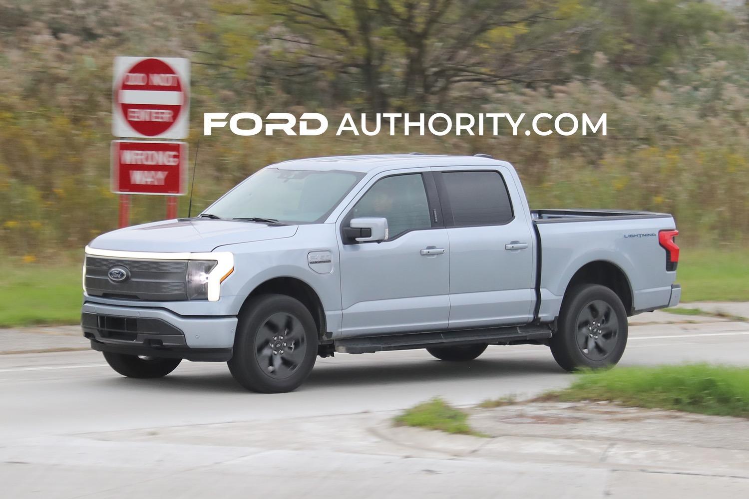 Ford F-150 Lightning ICED BLUE SILVER F-150 Lightning Photos & Club Iced Blue Silver 2022 F-150 Lightning Lariat 6