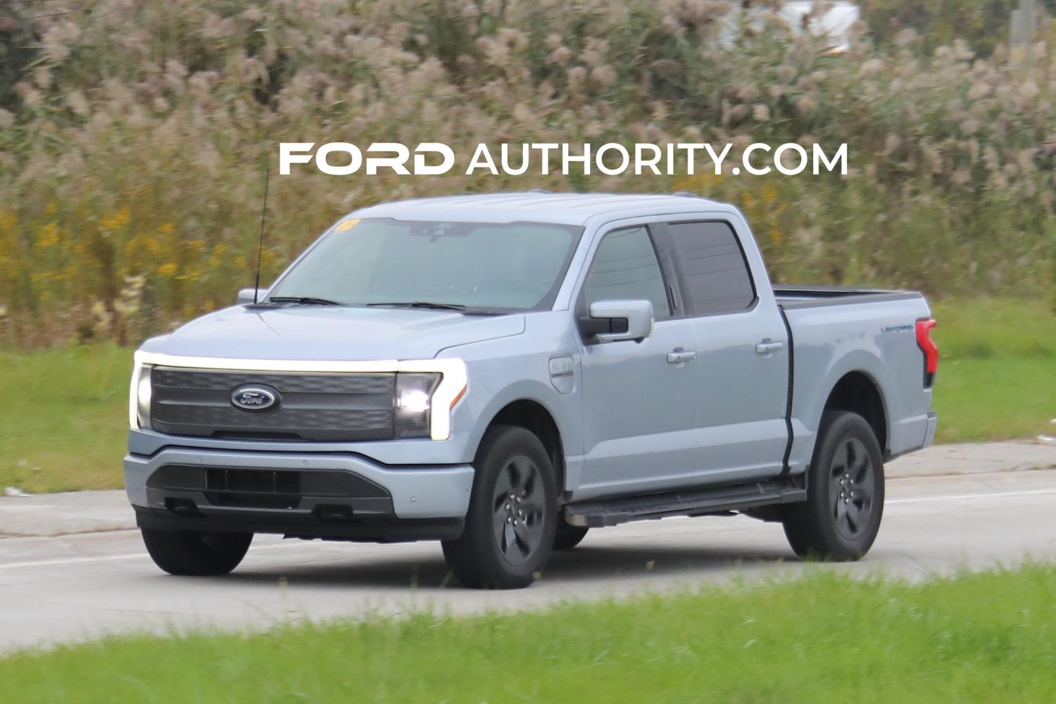 Ford F-150 Lightning ICED BLUE SILVER F-150 Lightning Photos & Club Iced Blue Silver 2022 F-150 Lightning Lariat 8