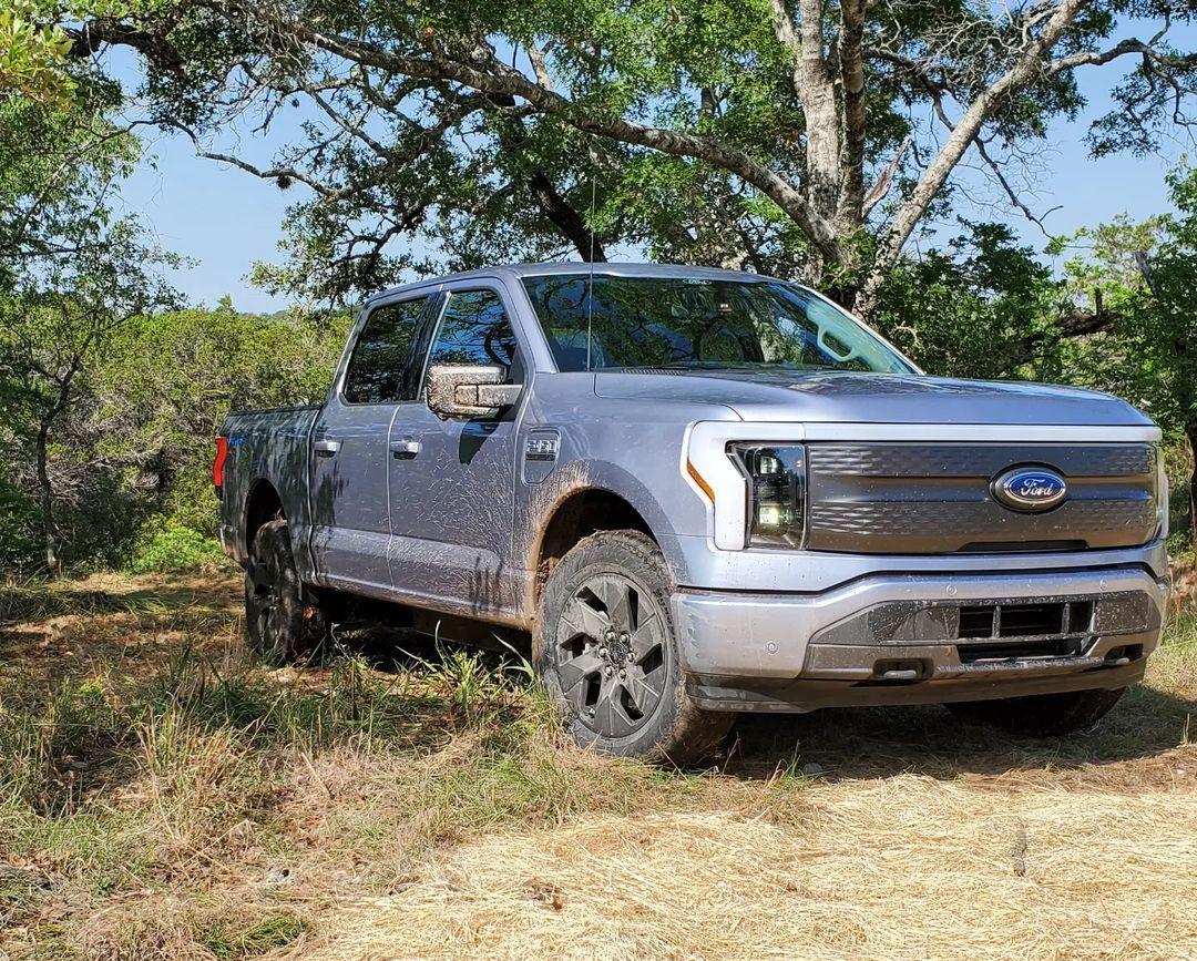 Ford F-150 Lightning ICED BLUE SILVER F-150 Lightning Photos & Club Iced Blue Silver F150 Lightning Pickup EV