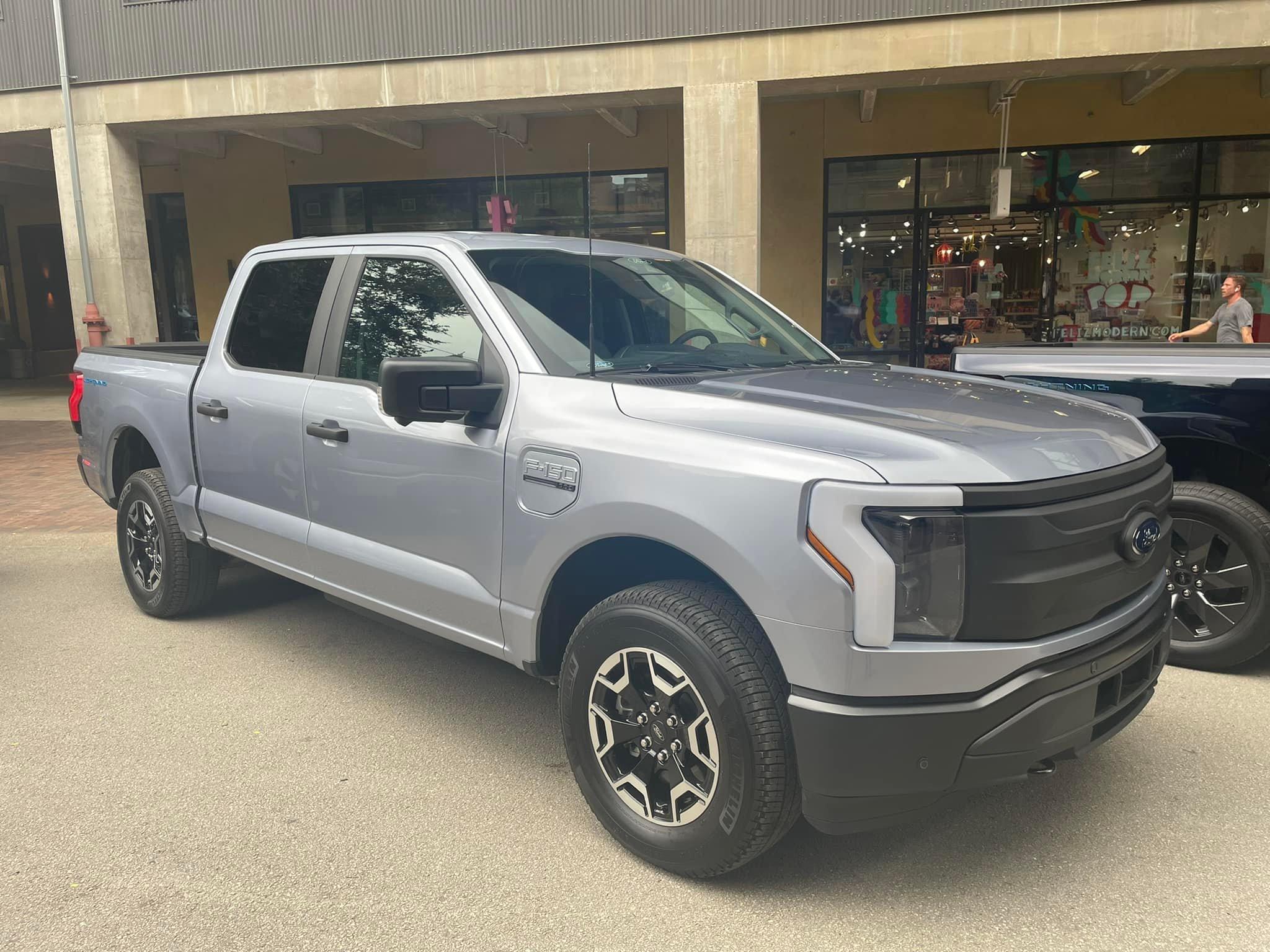 Ford F-150 Lightning ICED BLUE SILVER F-150 Lightning Photos & Club iced-blue-silver-lightning-f150-closeup-