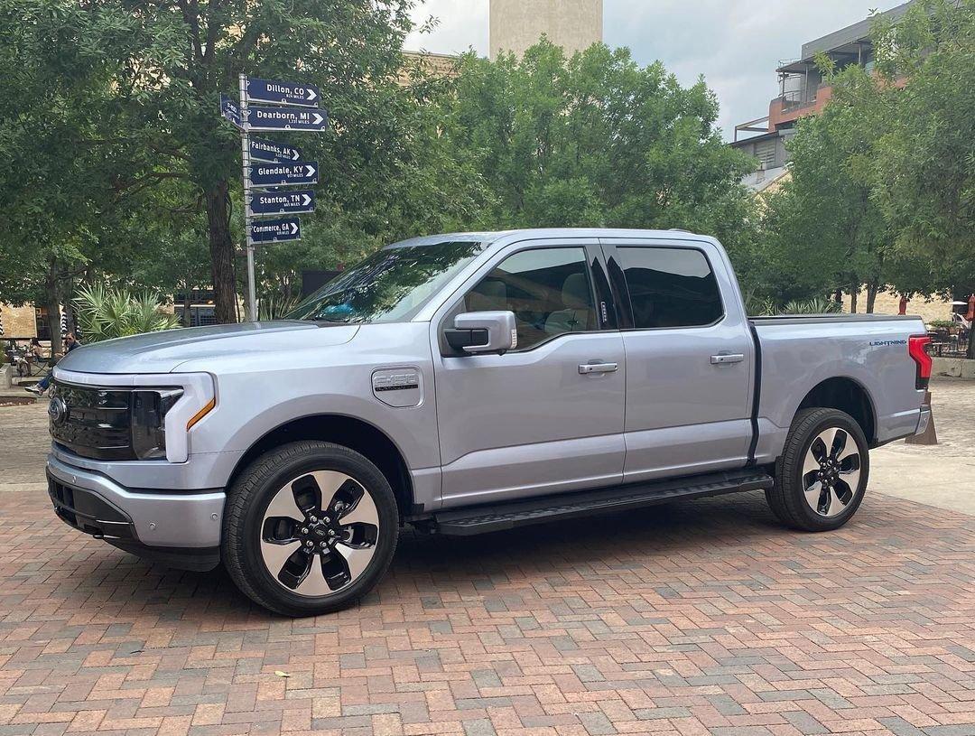 Ford F-150 Lightning ICED BLUE SILVER F-150 Lightning Photos & Club Iced Blue Silver Lightning Pickup EV 1