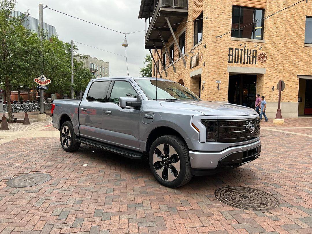 Ford F-150 Lightning ICONIC SILVER F-150 Lightning Photos & Club Iconic Silver F150 Lightnin