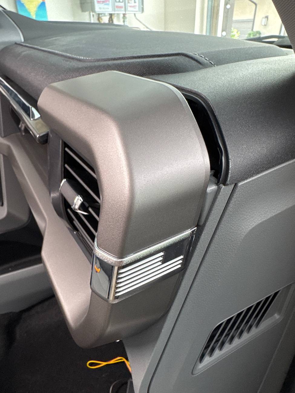 Ford F-150 Lightning 2024 Lightning XLT – Passenger Side AC Vent Won’t Reinstall (Next to Upper Glove Box) image