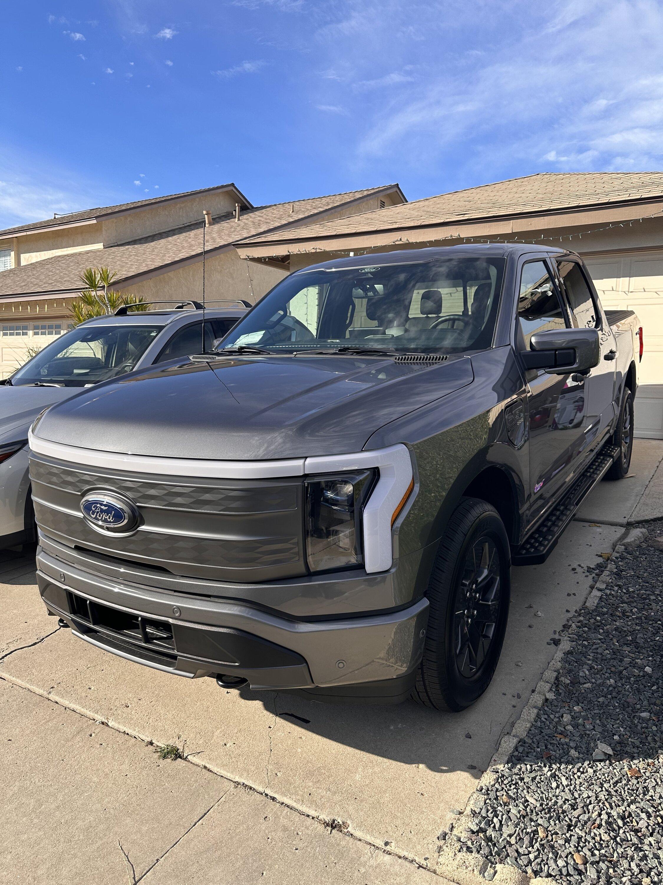 Ford F-150 Lightning CARBONIZED GRAY F-150 Lightning Photos & Club image_67188993.JPG