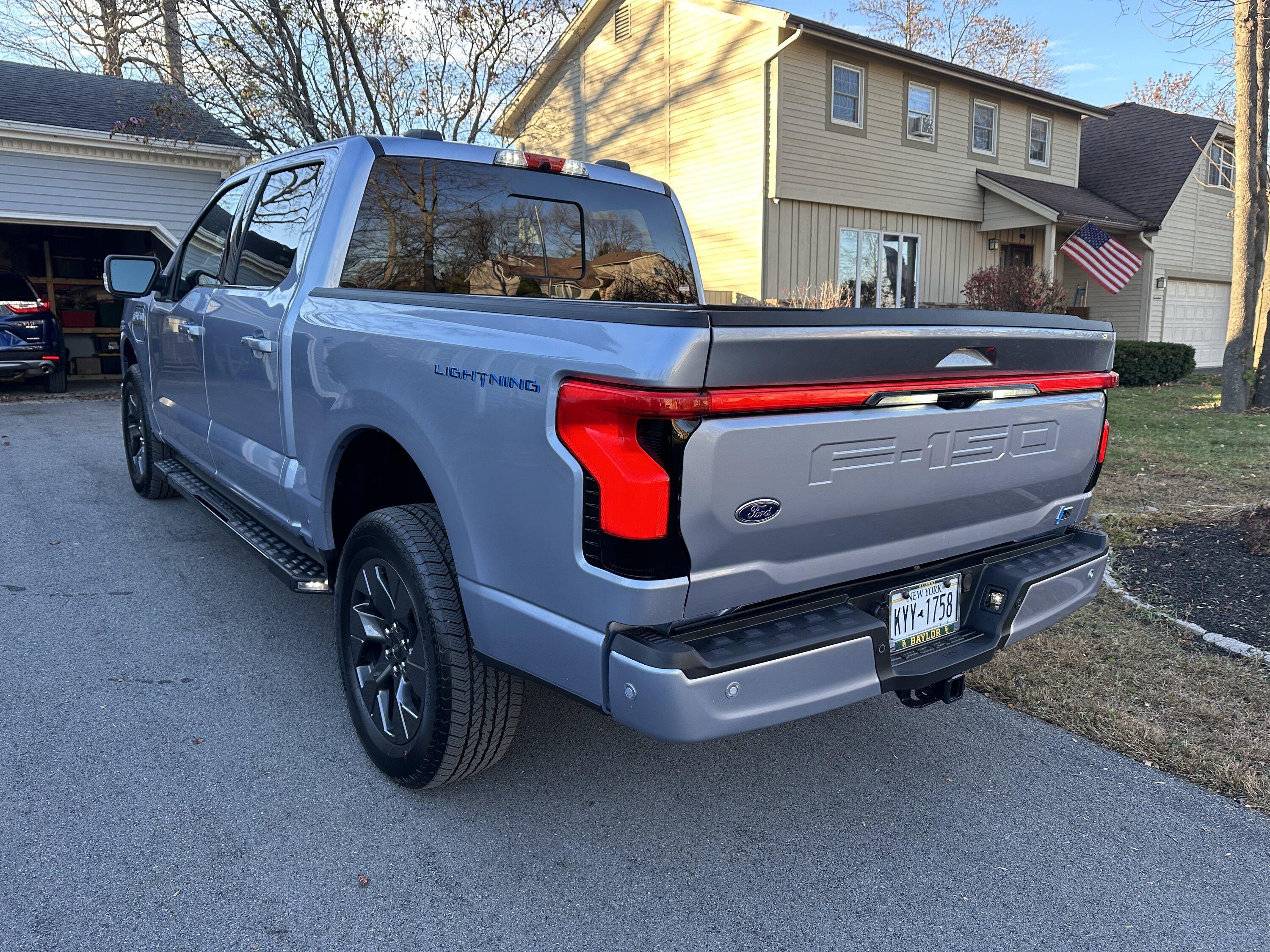 Ford F-150 Lightning FS: 2022 Lariat SR IMG_0178