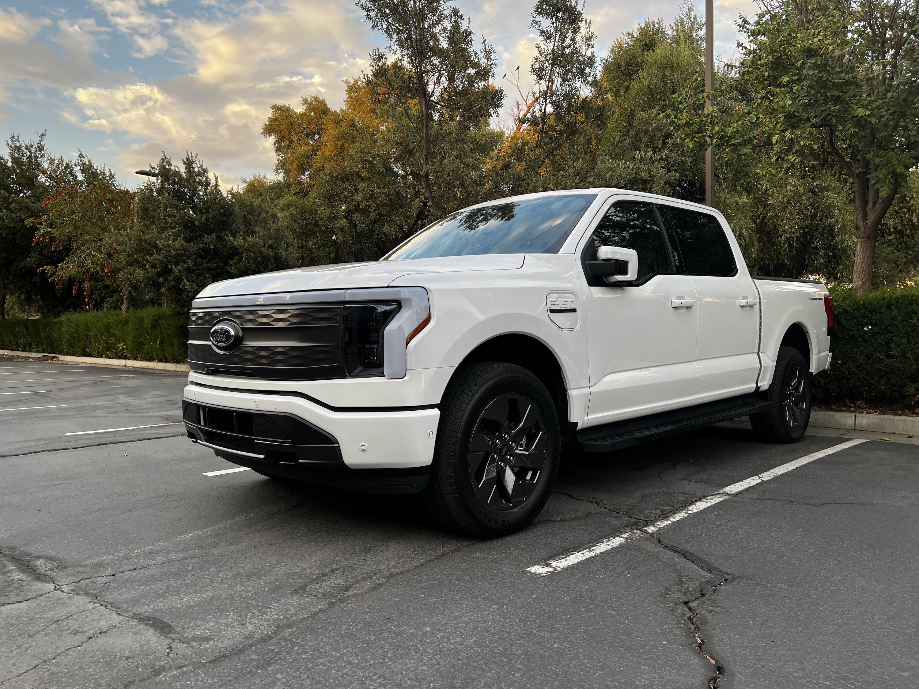 Ford F-150 Lightning ✅ 6/6 Lightning Build Week Group IMG_0378 2