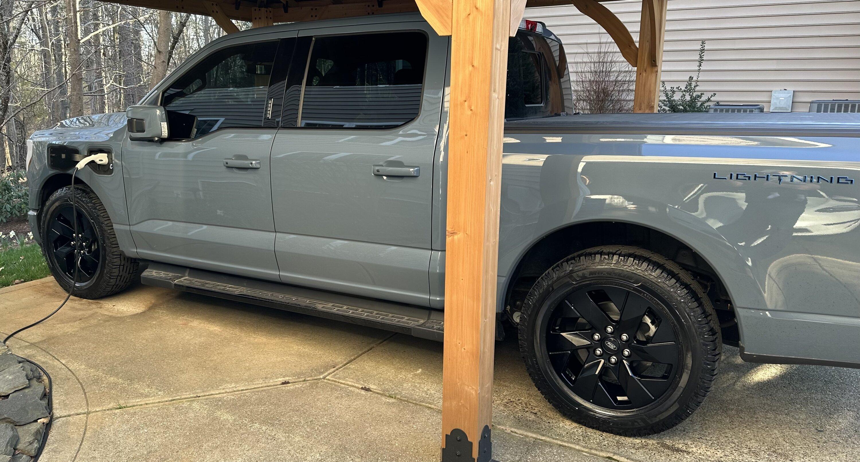 Ford F-150 Lightning Gloss Black powdercoat OEM Lariat wheels looks fantastic! IMG_1052