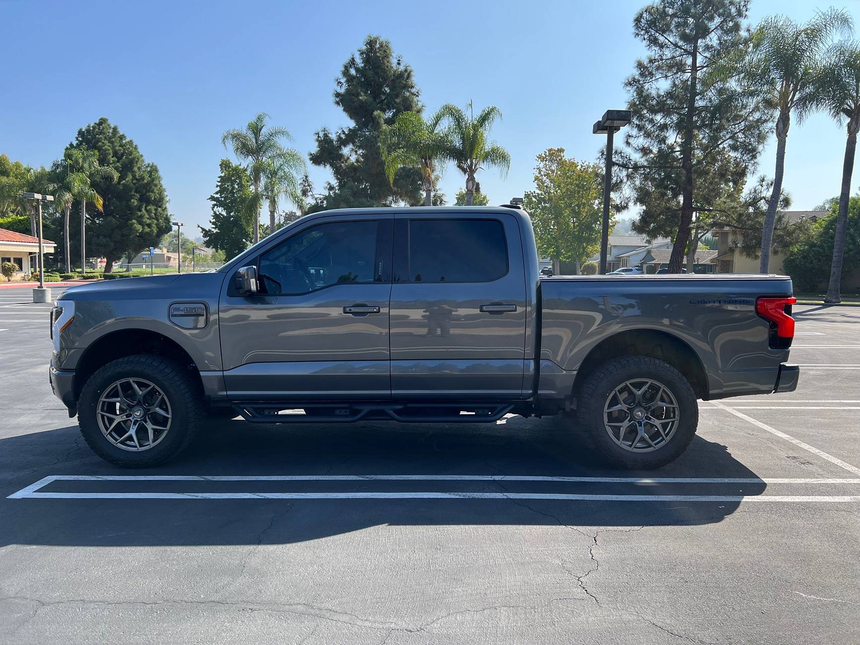 Ford F-150 Lightning Vorsteiner Venomrex VR601 20x9 Carbon Graphite w/ 305/55R20SL Falken Wildpeak 4W - $2500 IMG_1465