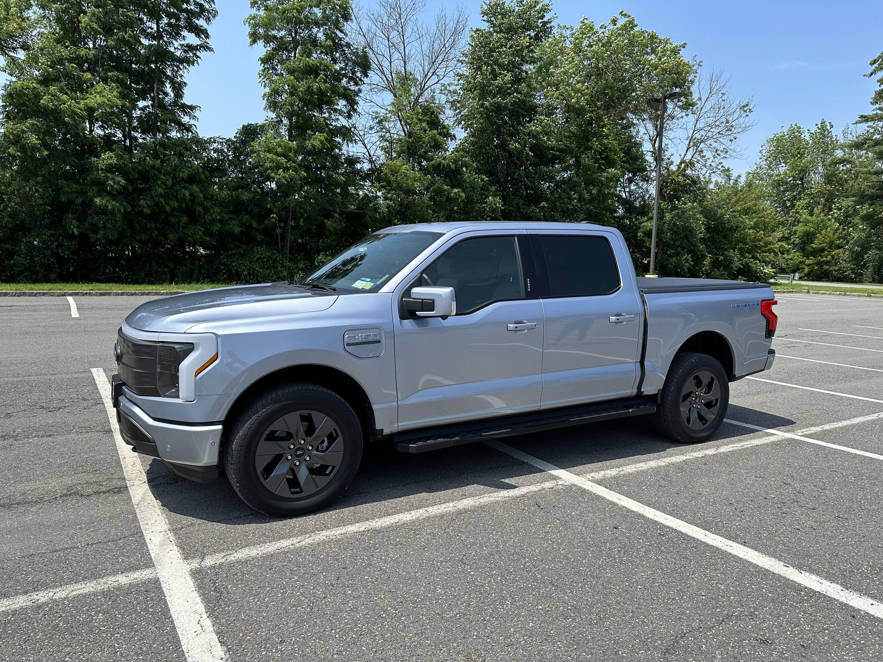 Ford F-150 Lightning FS: 2022 Lariat SR IMG_1471