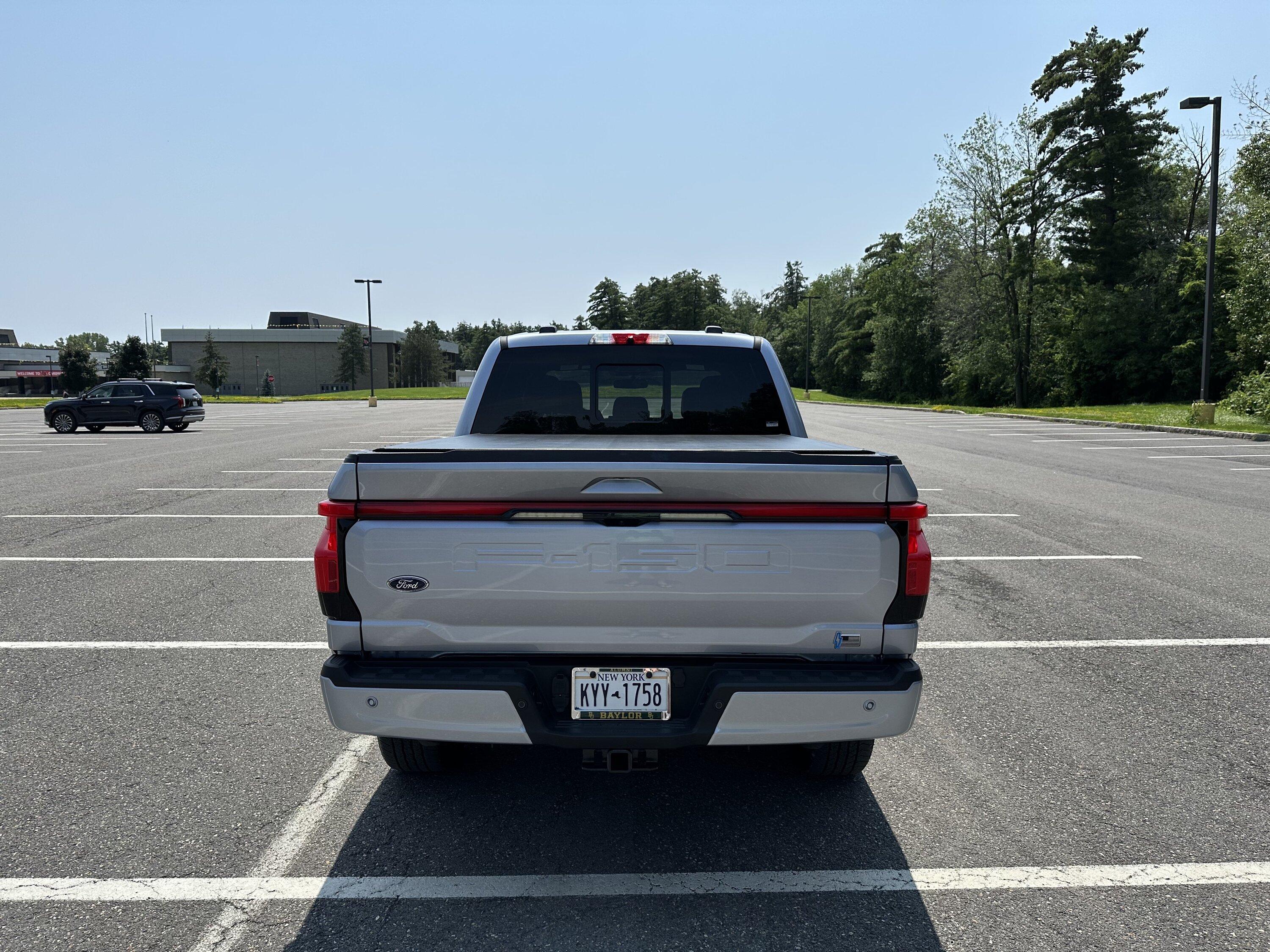 Ford F-150 Lightning FS: 2022 Lariat SR IMG_1477