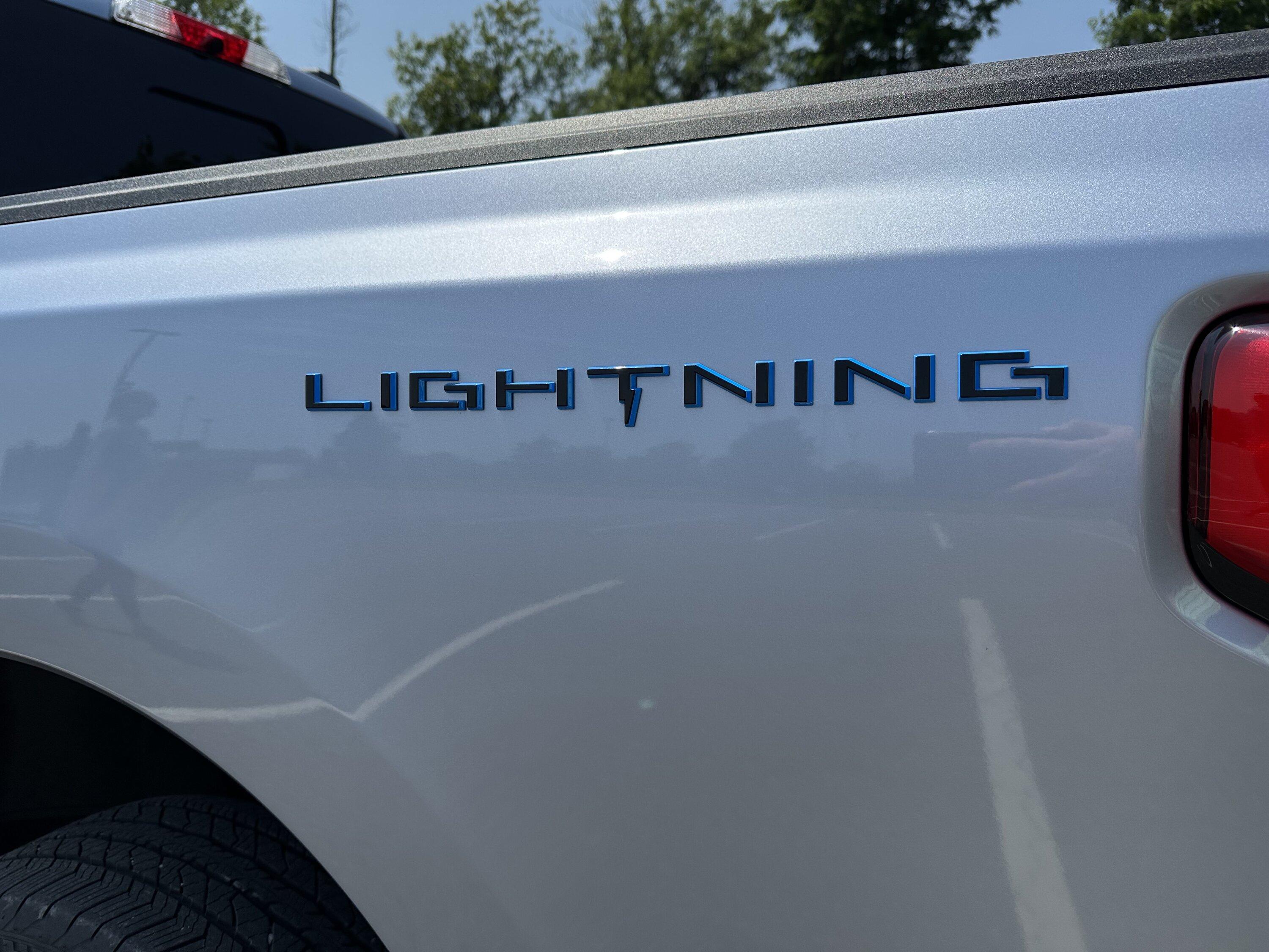 Ford F-150 Lightning FS: 2022 Lariat SR IMG_1485