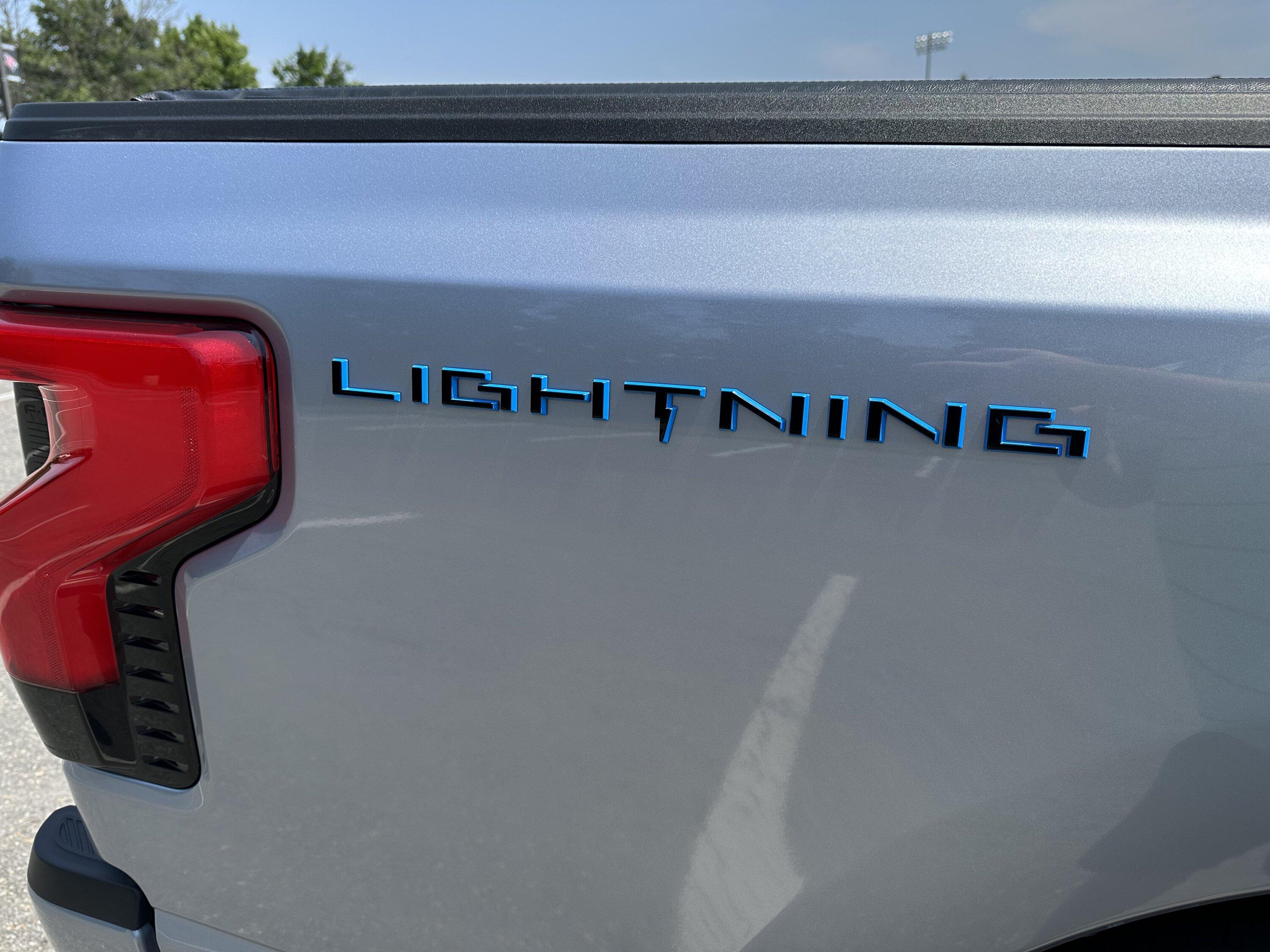 Ford F-150 Lightning FS: 2022 Lariat SR IMG_1488