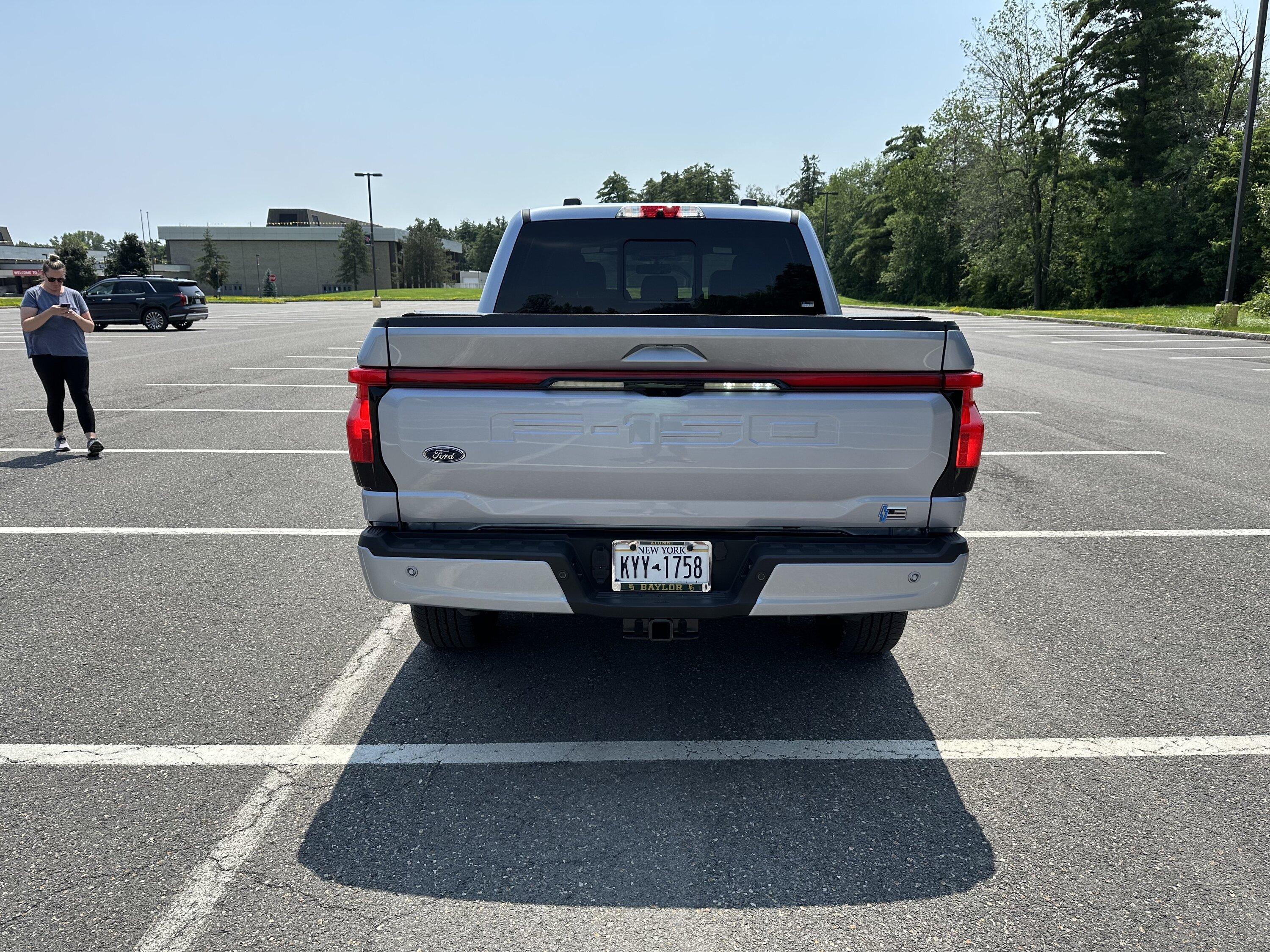 Ford F-150 Lightning FS: 2022 Lariat SR IMG_1492