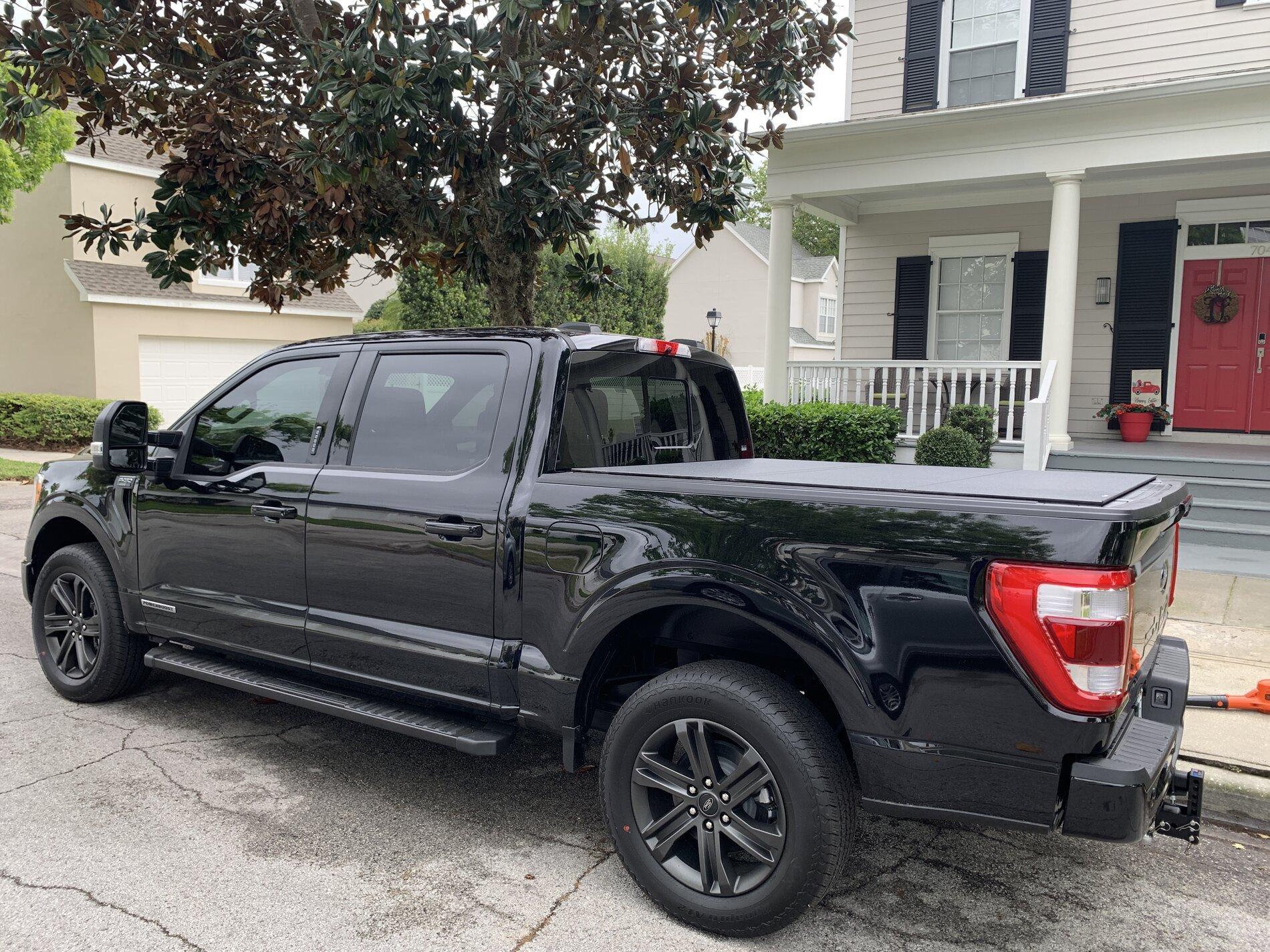 Ford F-150 Lightning Lomax Hard Tri-fold Installed IMG_1995.JPG