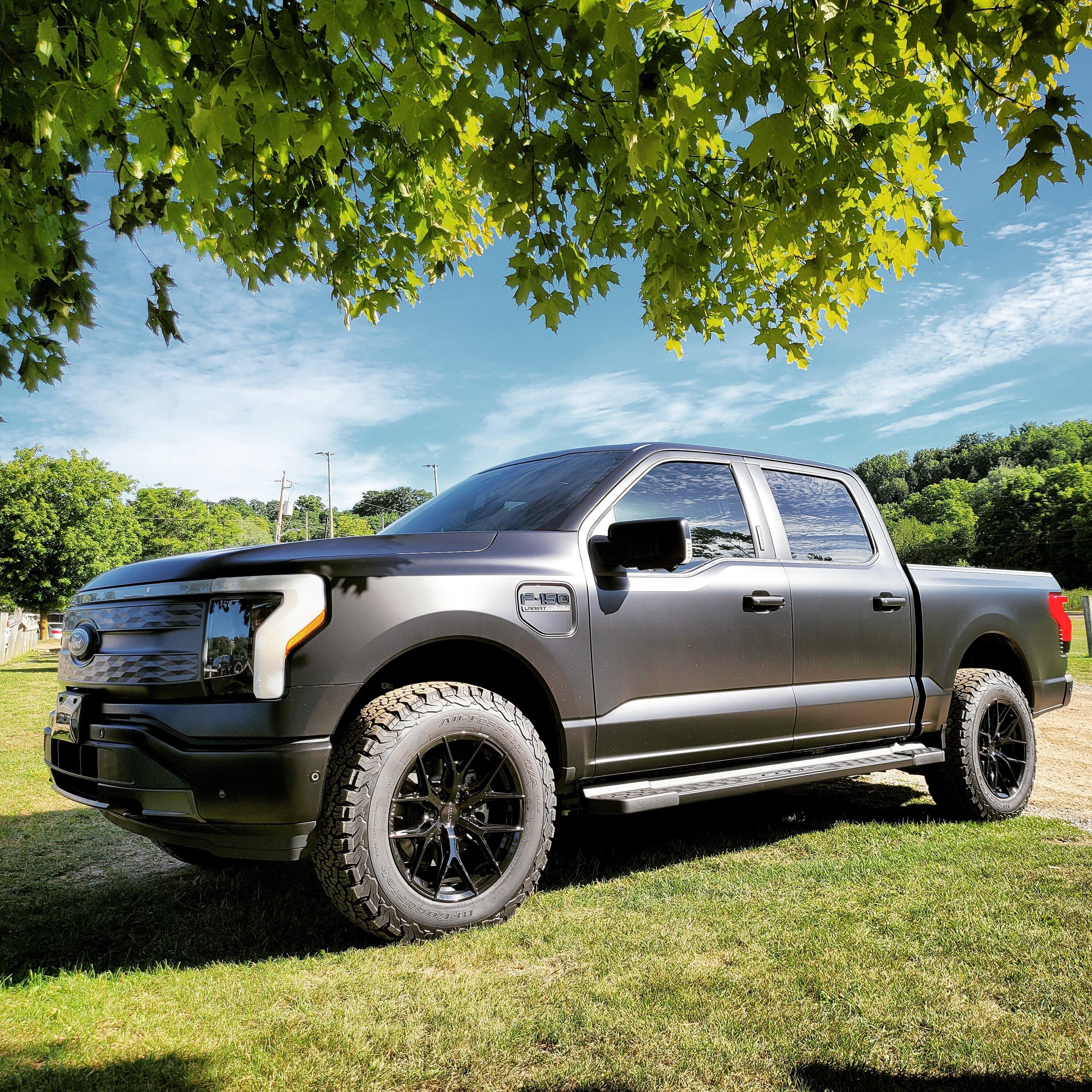 Ford F-150 Lightning Agate Black Metallic - Fox Shocks, 2" Lift, 20" Vossen, 285/65/20 BFG KO2, Xpel Stealth PPF, etc IMG_20220813_105429_504