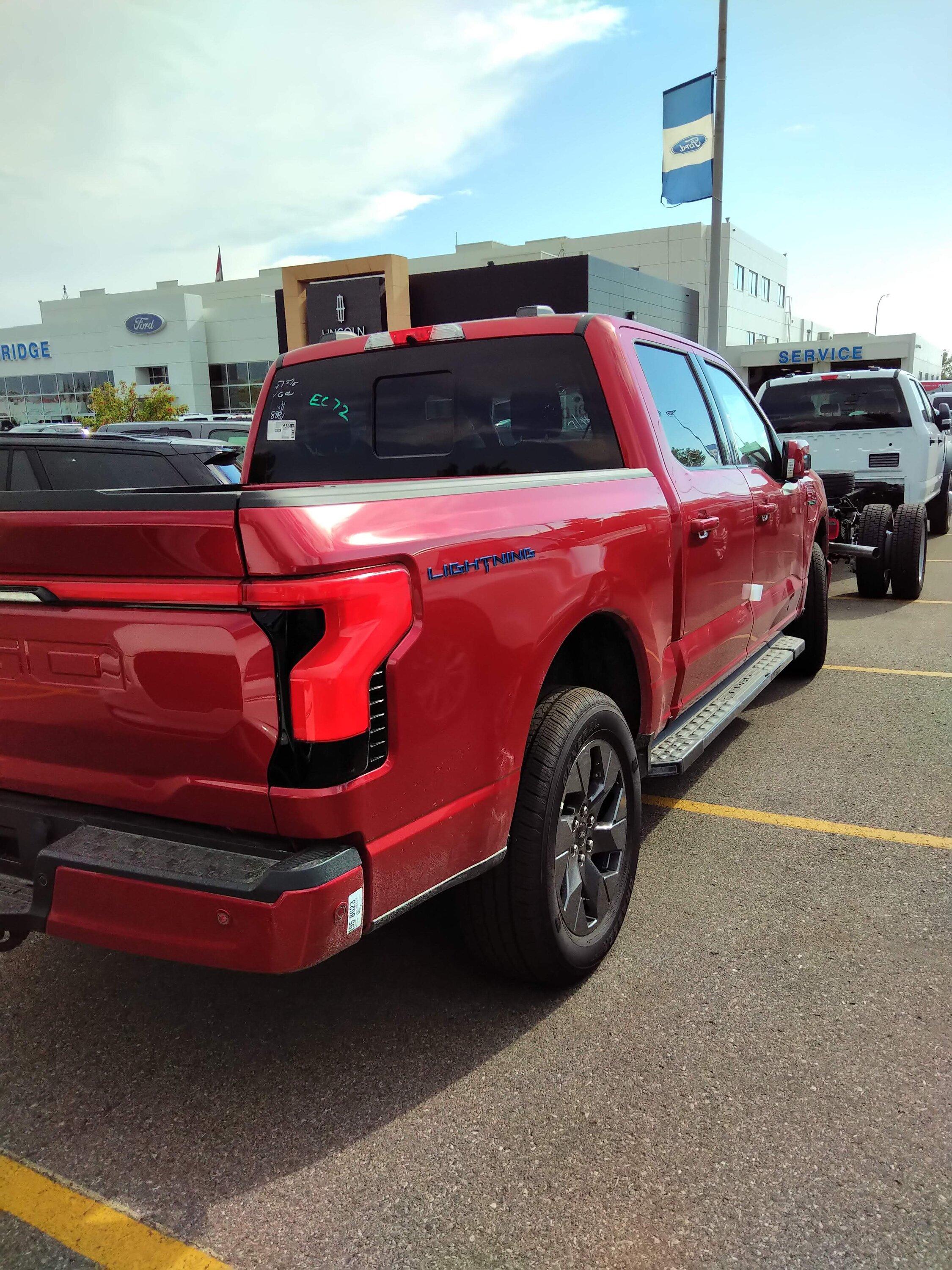 Ford F-150 Lightning no American flag on Canadian models? IMG_20220826_1645575