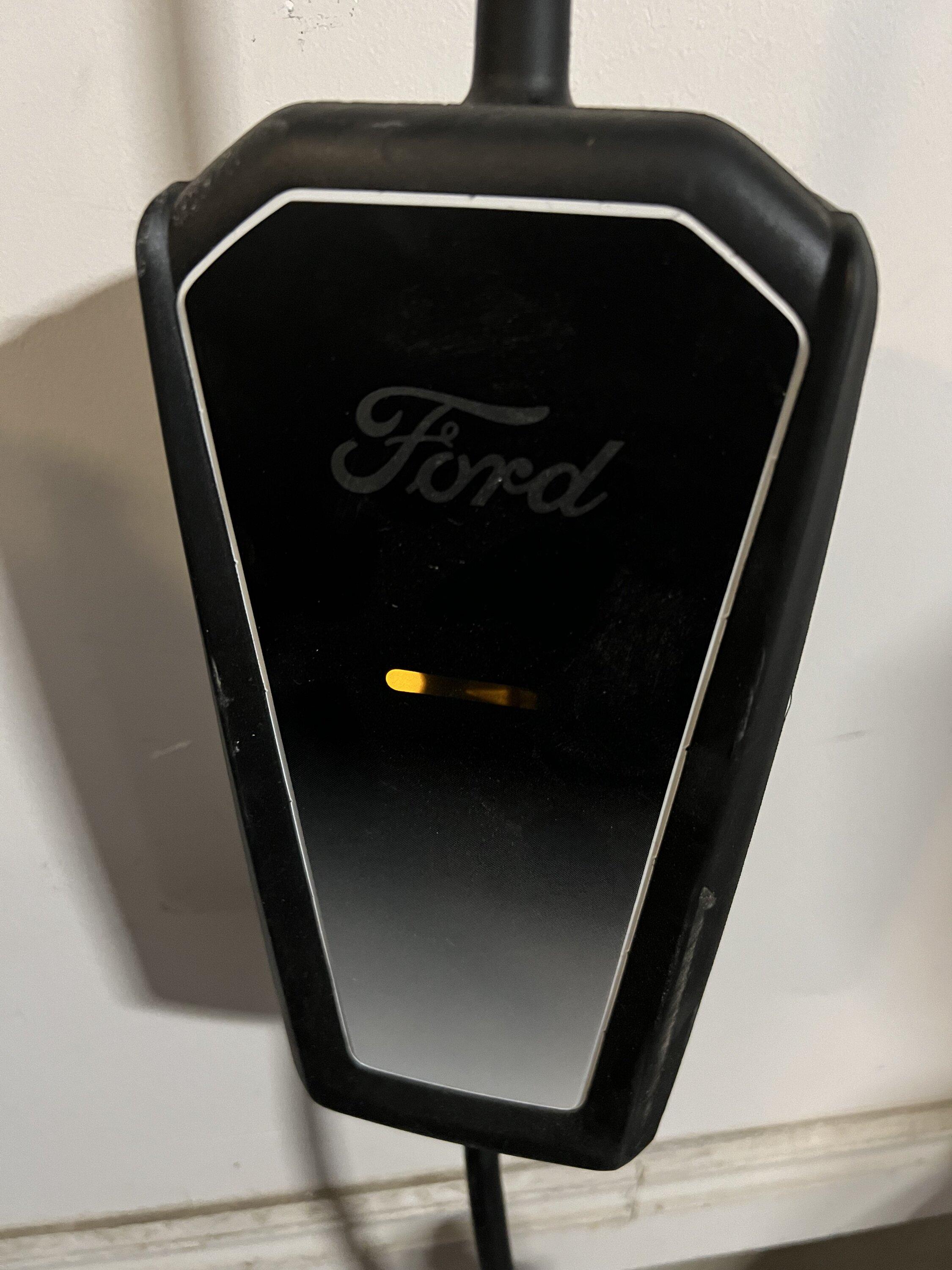 Ford F-150 Lightning Why does my charger do this? IMG_2354