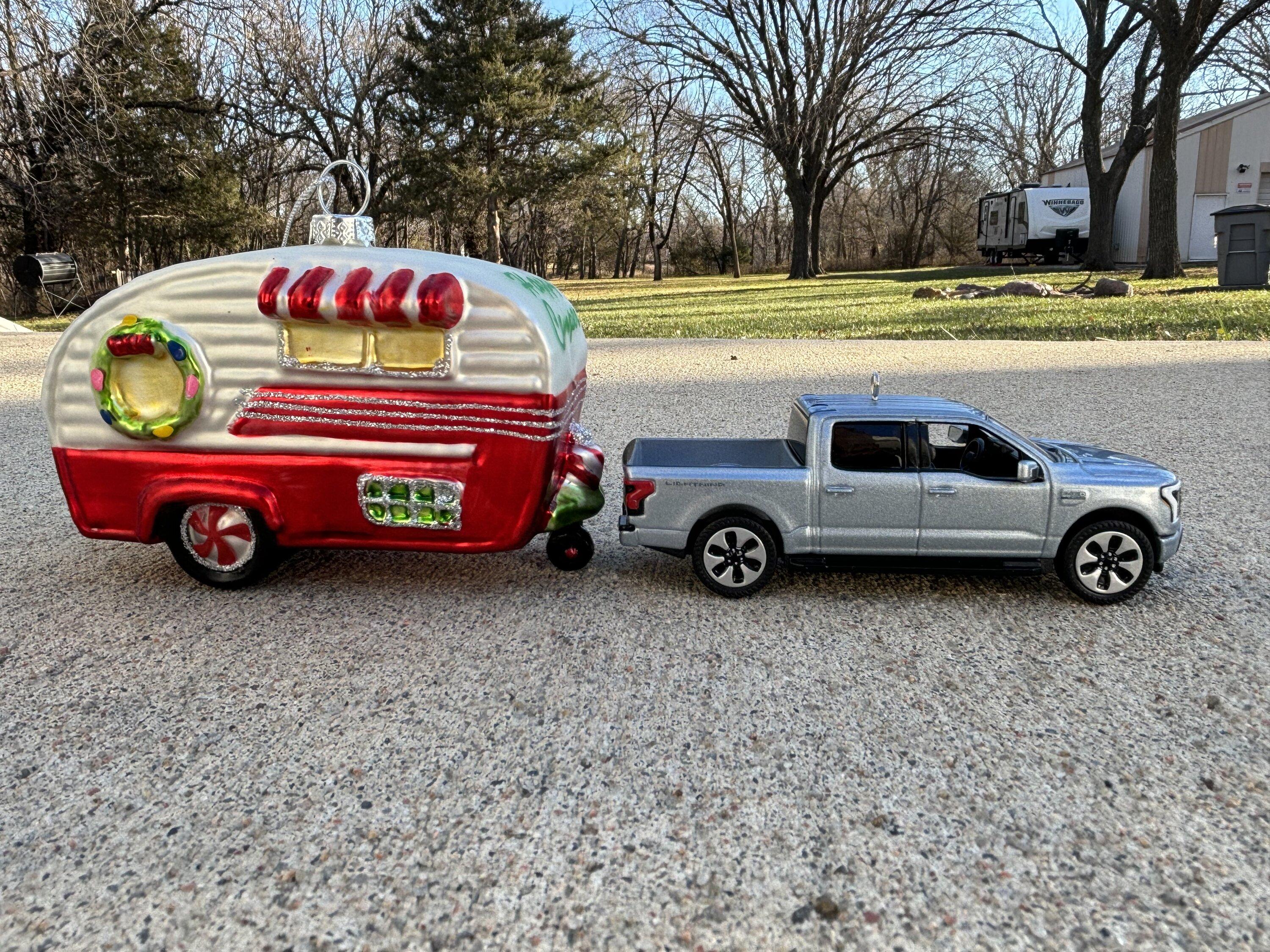 Ford F-150 Lightning Merry Christmas! IMG_3597